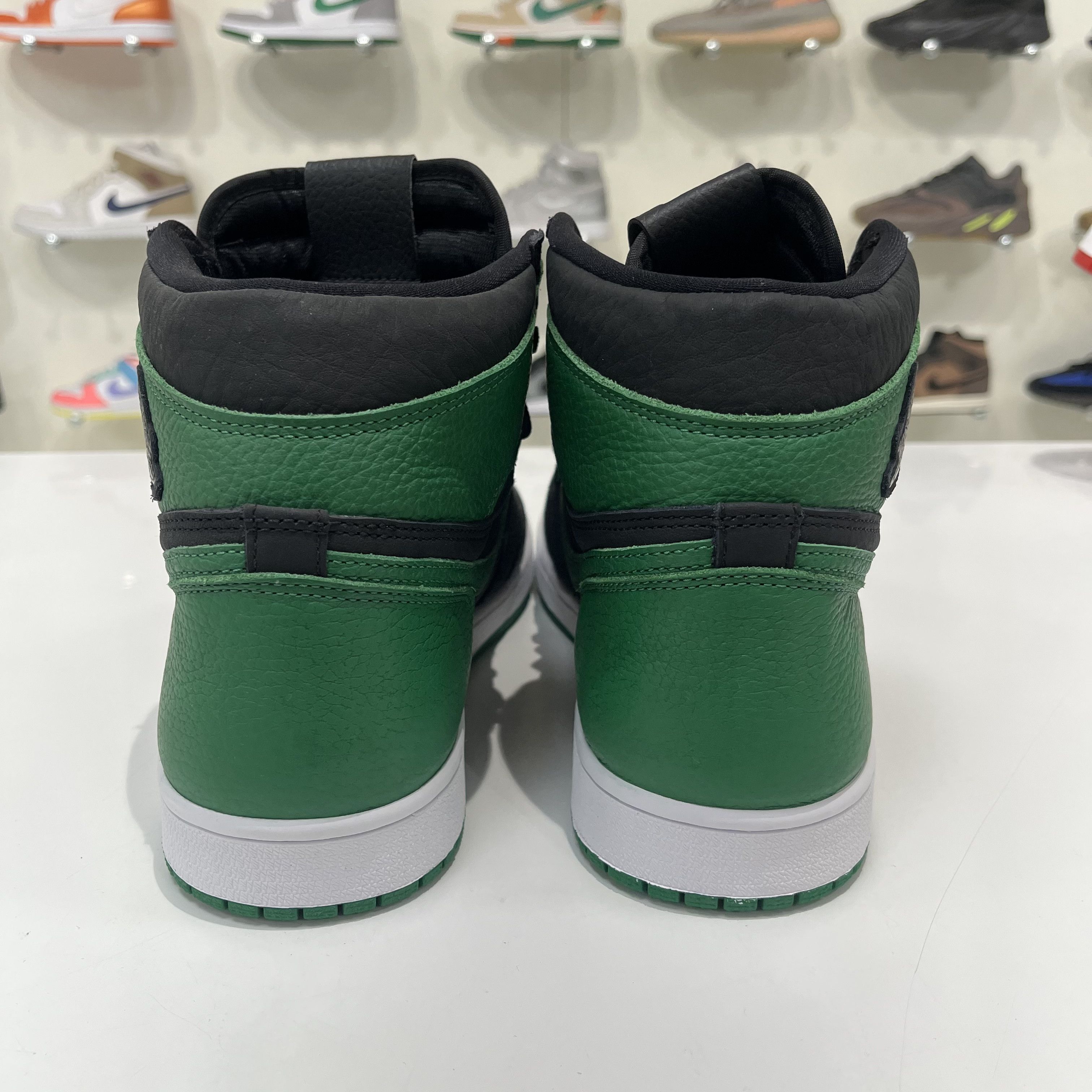 Nike Air Jordan 1 Retro High Pine Green Black Size US 11 / EU 44 - 3 Thumbnail