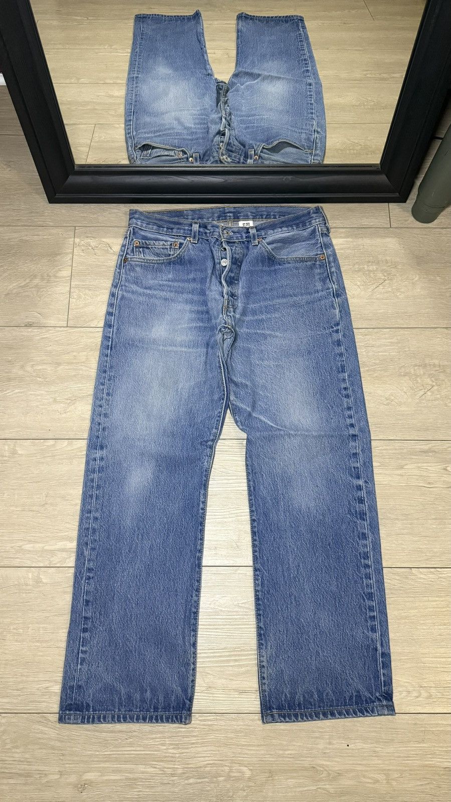 Levi's Vintage 1990s Levi’s 501 XX 34 x 32 Baggy Blue Wash Denim Size US 34 / EU 50 - 1 Thumbnail