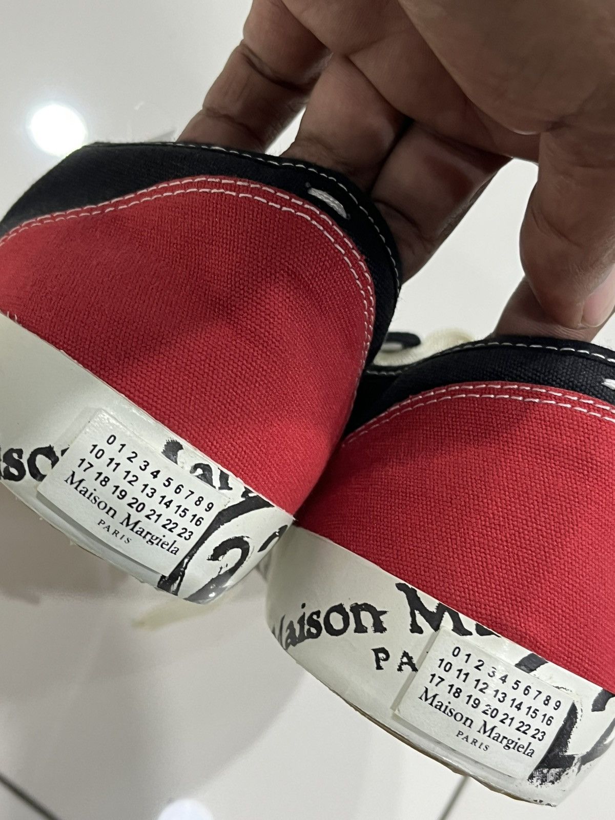 Maison Margiela Maison Margiela Tabi Canvas Sneakers EU:40 RED Size US 7 / EU 40 - 9 Thumbnail