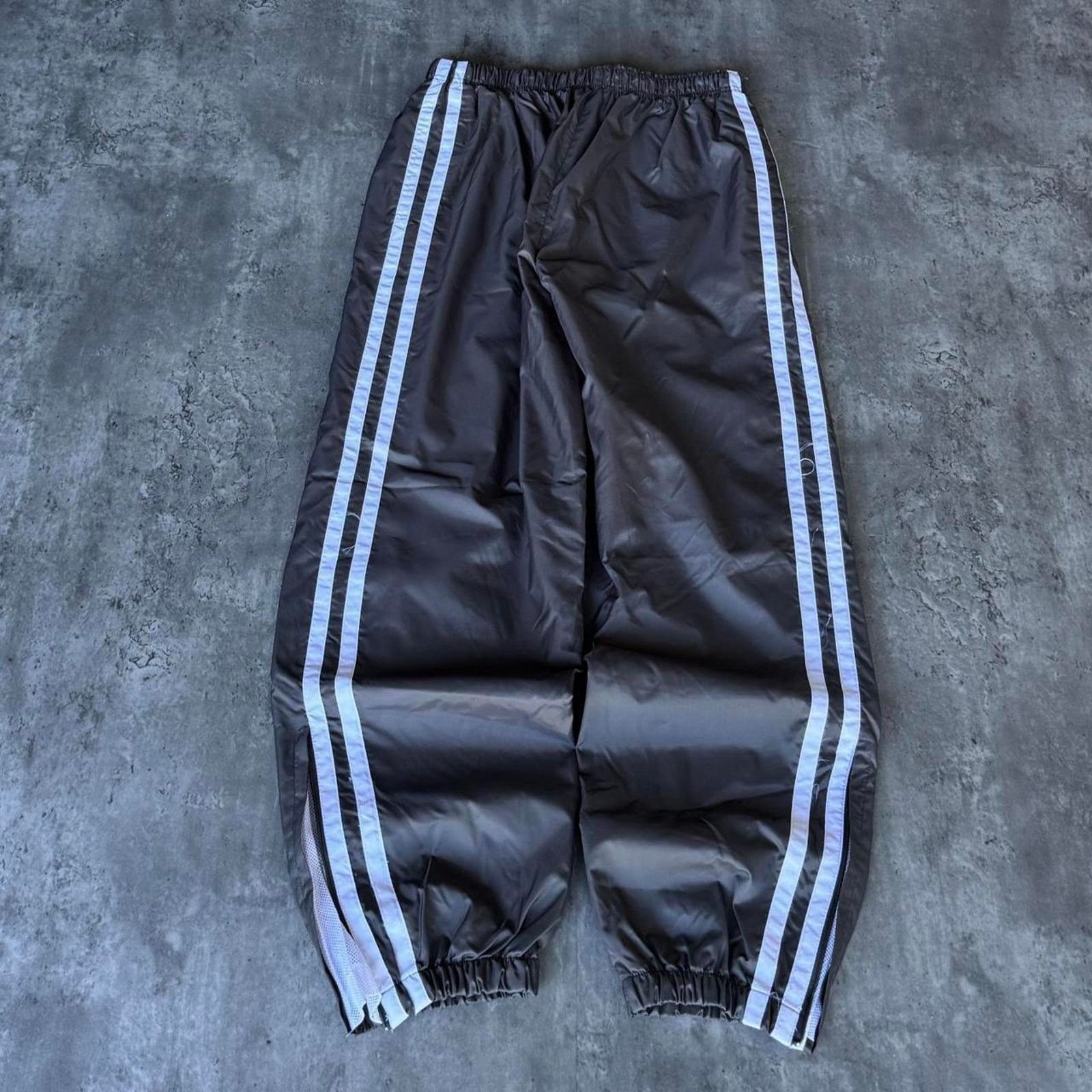 Japanese Brand × Vintage Vintage Y2K Baggy Grey Flared Grunge Opium Sweatpants Size US 34 / EU 50 - 1 Thumbnail