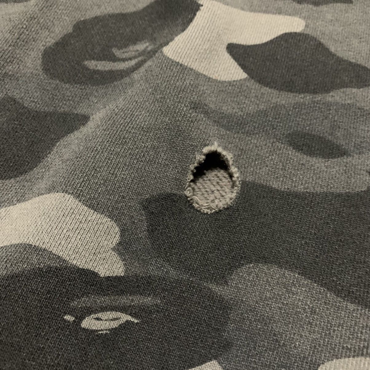 Bape Bape Large Grey Camo Oversized Sweatshirt Distressed Bathing Size US L / EU 52-54 / 3 - 12 Thumbnail