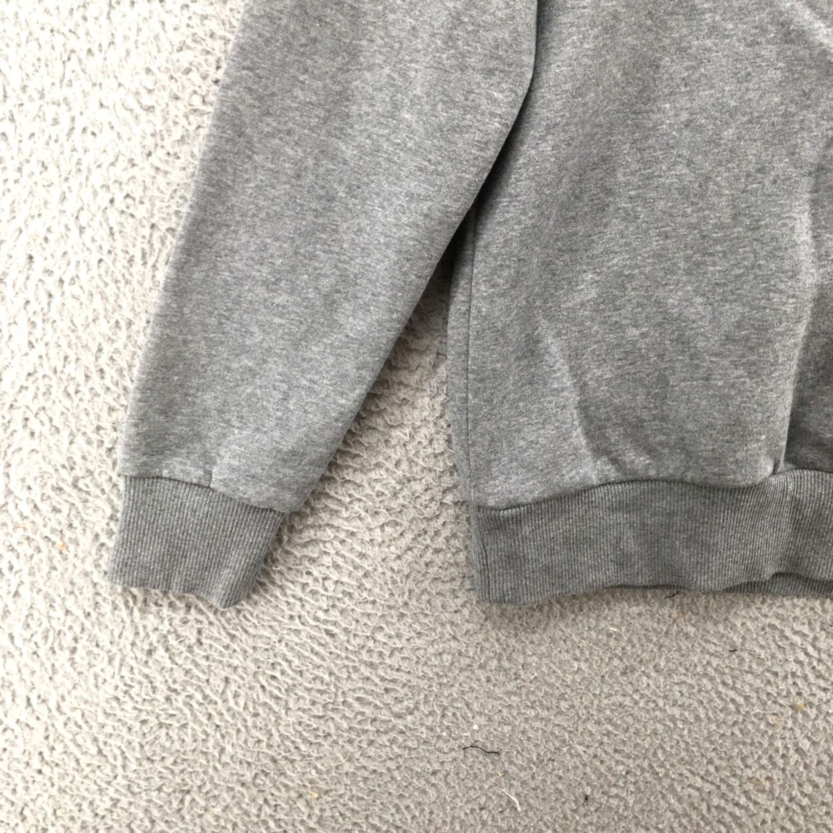 Calvin Klein Calvin Klein Sweatshirt Mens Small Crew Neck Long Sleeve Graphic Logo Gray Size US S / EU 44-46 / 1 - 5 Thumbnail