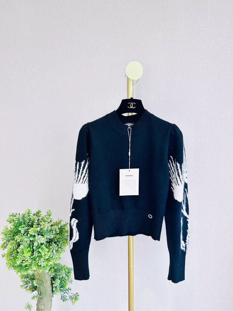 Chanel Chanel 22AW Castle Feather Sweater - dmc Size US S / EU 44-46 / 1 - 1 Thumbnail