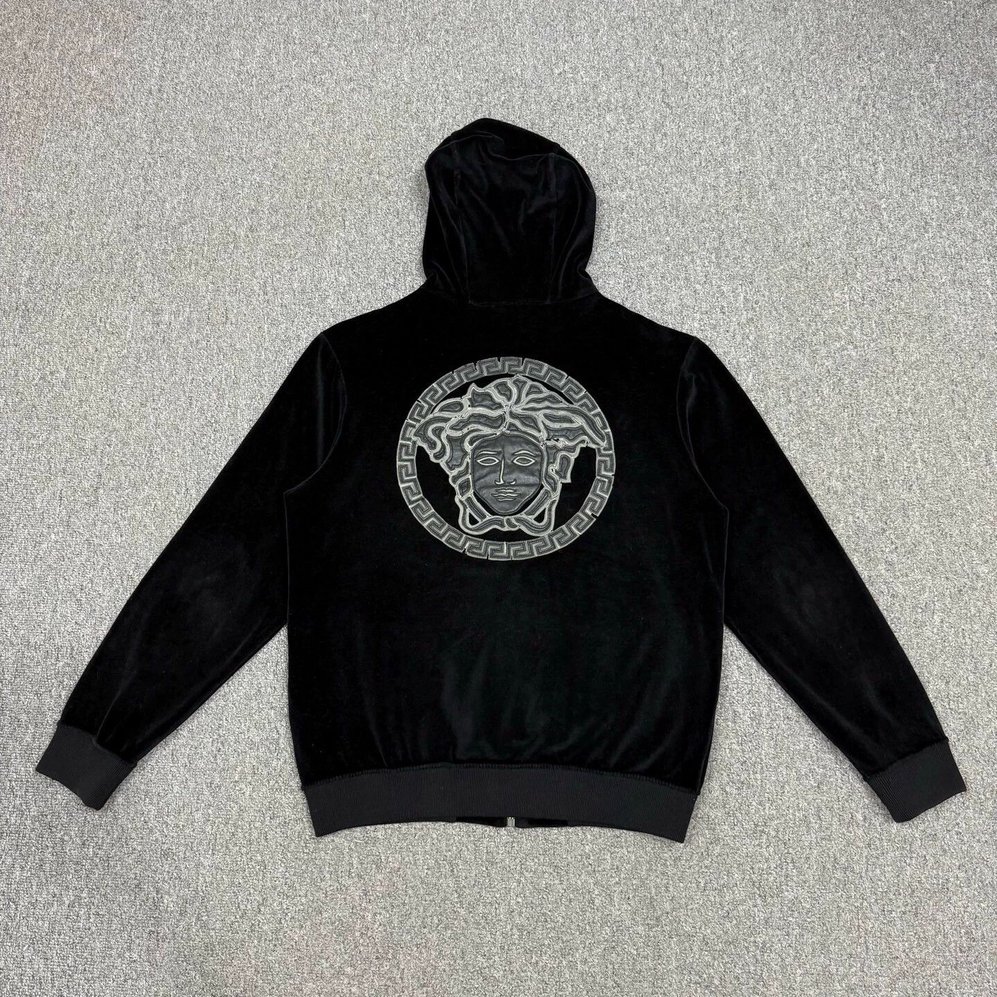 Versace Versace black velvet back leather Medusa zipper M 95new Size M / US 6-8 / IT 42-44 - 2 Thumbnail