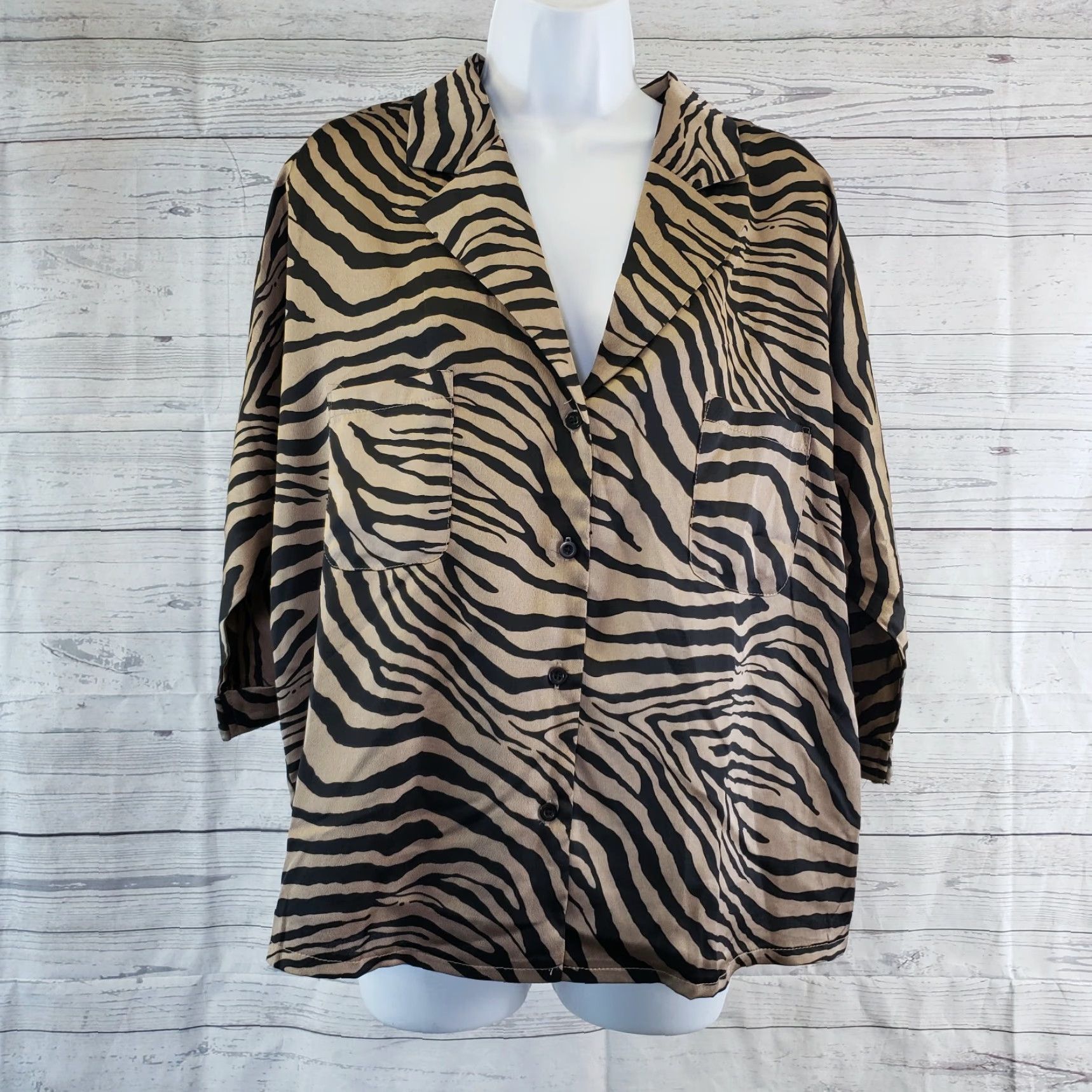 Nasty Gal Nasty Gal Womens Blouse Animal Print Dolman Sleeve Button Front Top Black Brown Size 4 Womens Blouse Size S / US 4 / IT 40 - 2 Thumbnail