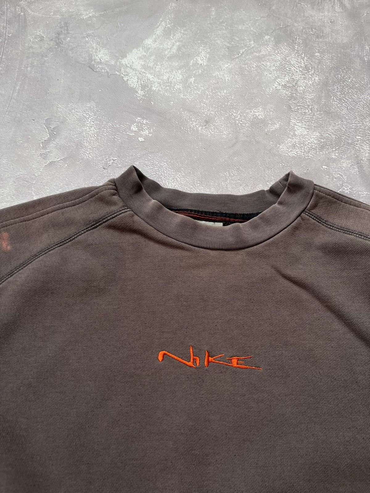 Nike Vintage Nike Y2K Faded Grey Distressed Sweatshirt Size M Size US M / EU 48-50 / 2 - 7 Thumbnail
