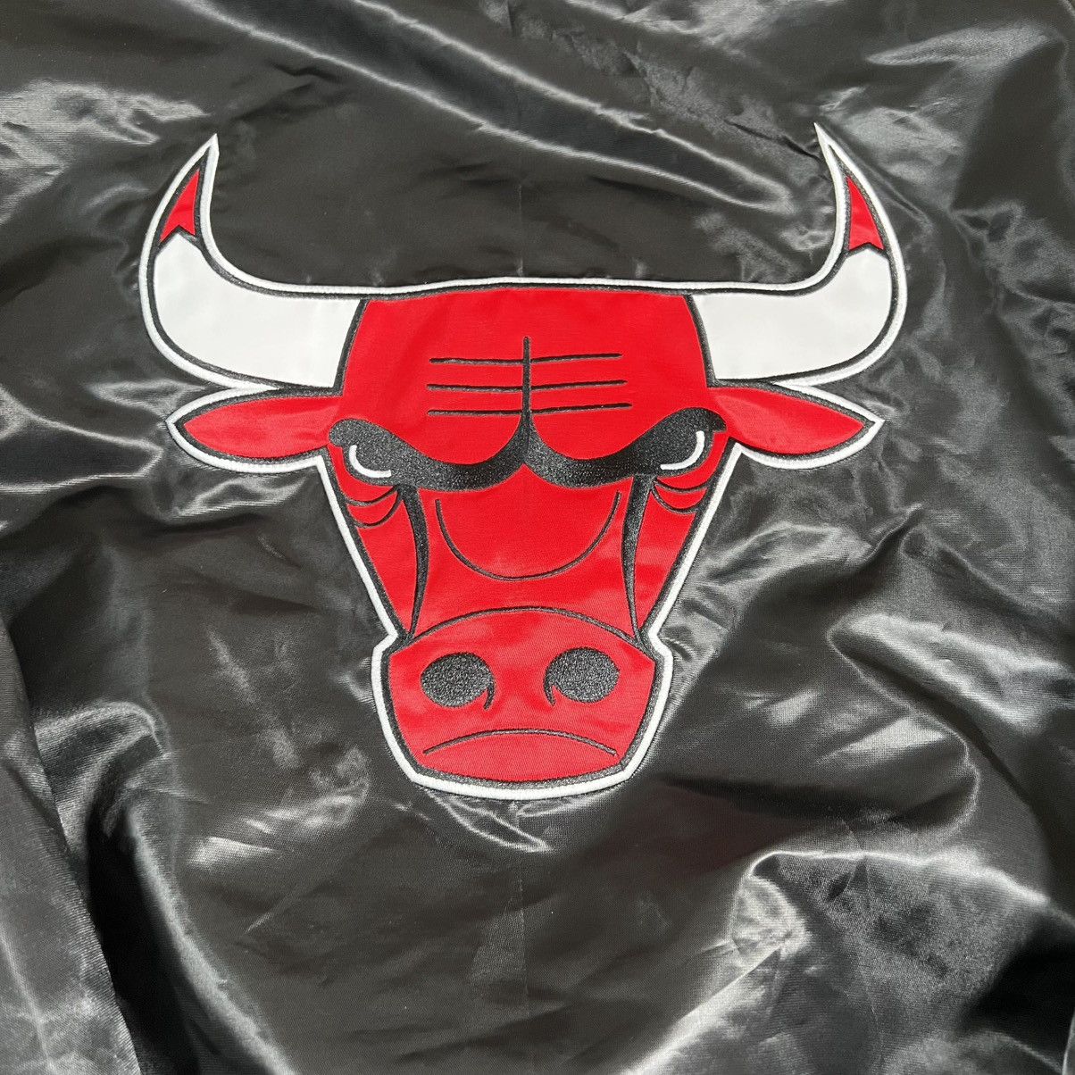 Starter Vtg Starter Chicago Bulls Satin Varsity Bomber Jacket 2XL Size US XXL / EU 58 / 5 - 4 Thumbnail
