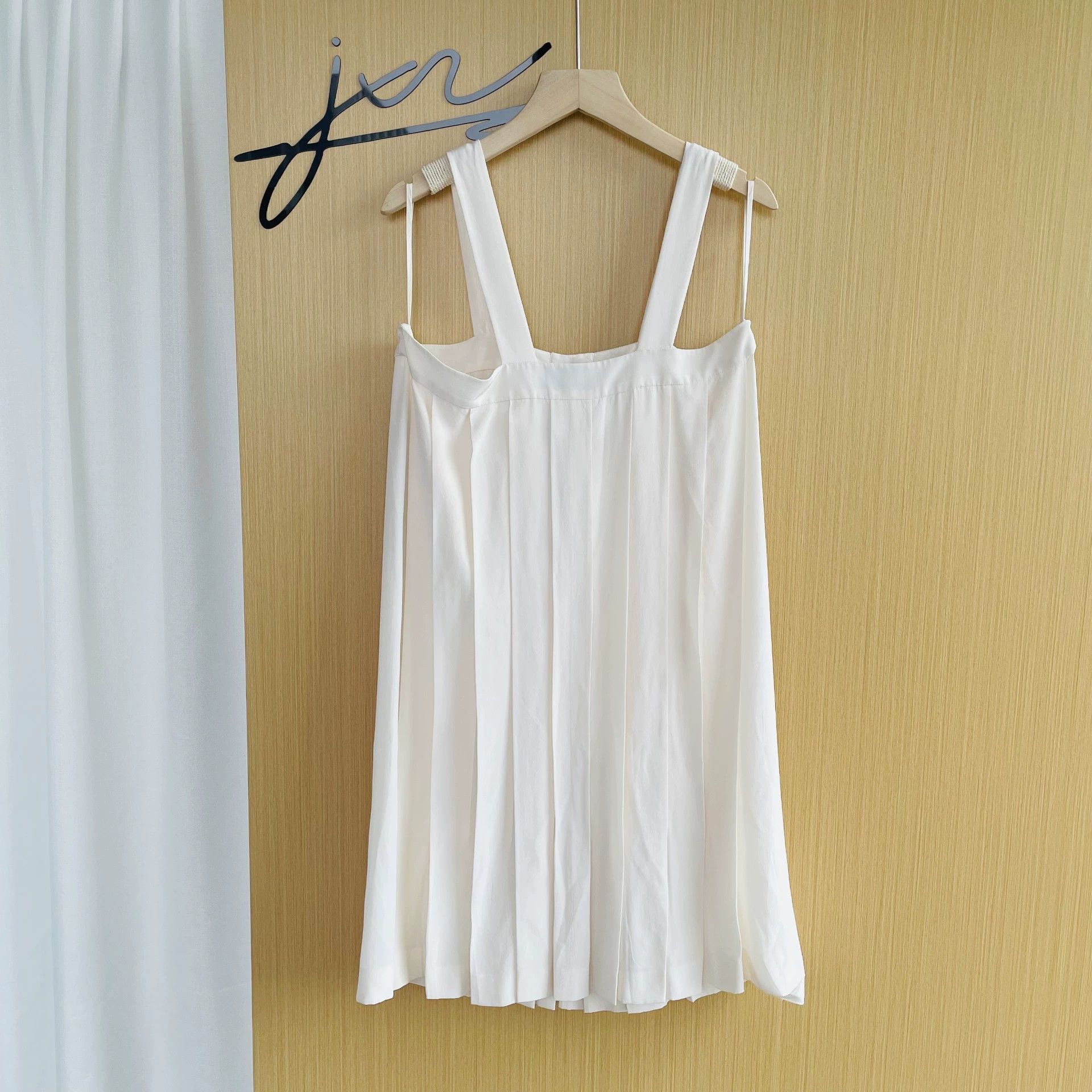 Chanel Chanel Pearl-Embellished Silk White Dress 38 (99 New) Size S / US 4 / IT 40 - 2 Thumbnail