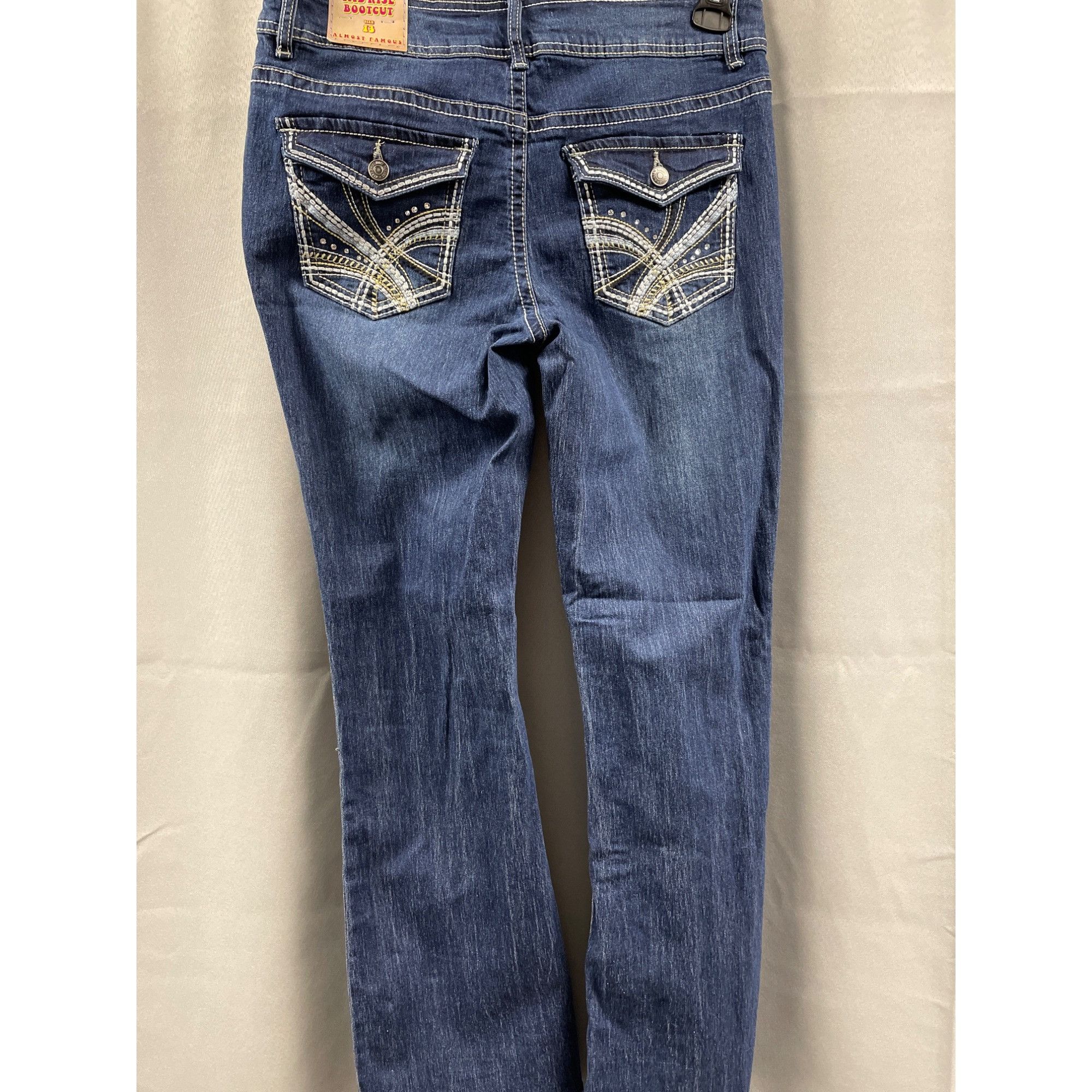 Other Almost Famous Women's Blue Jean Midrise Boot Cut Size 13 SKU Size 32" / US 10 / IT 46 - 3 Thumbnail