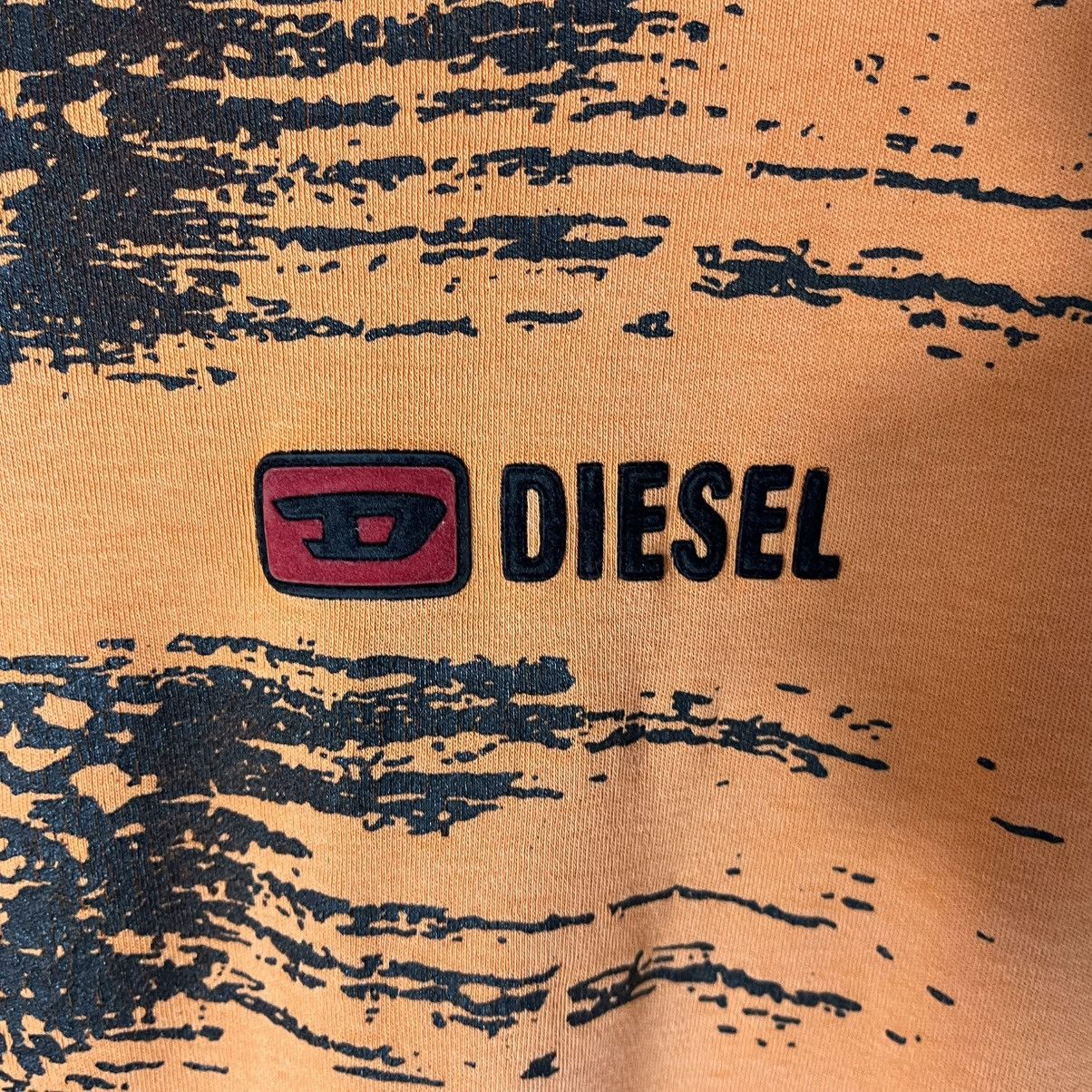 Diesel Vintage Diesel Central Logo Orange Tee Streetwear Y2K Size US L / EU 52-54 / 3 - 2 Thumbnail