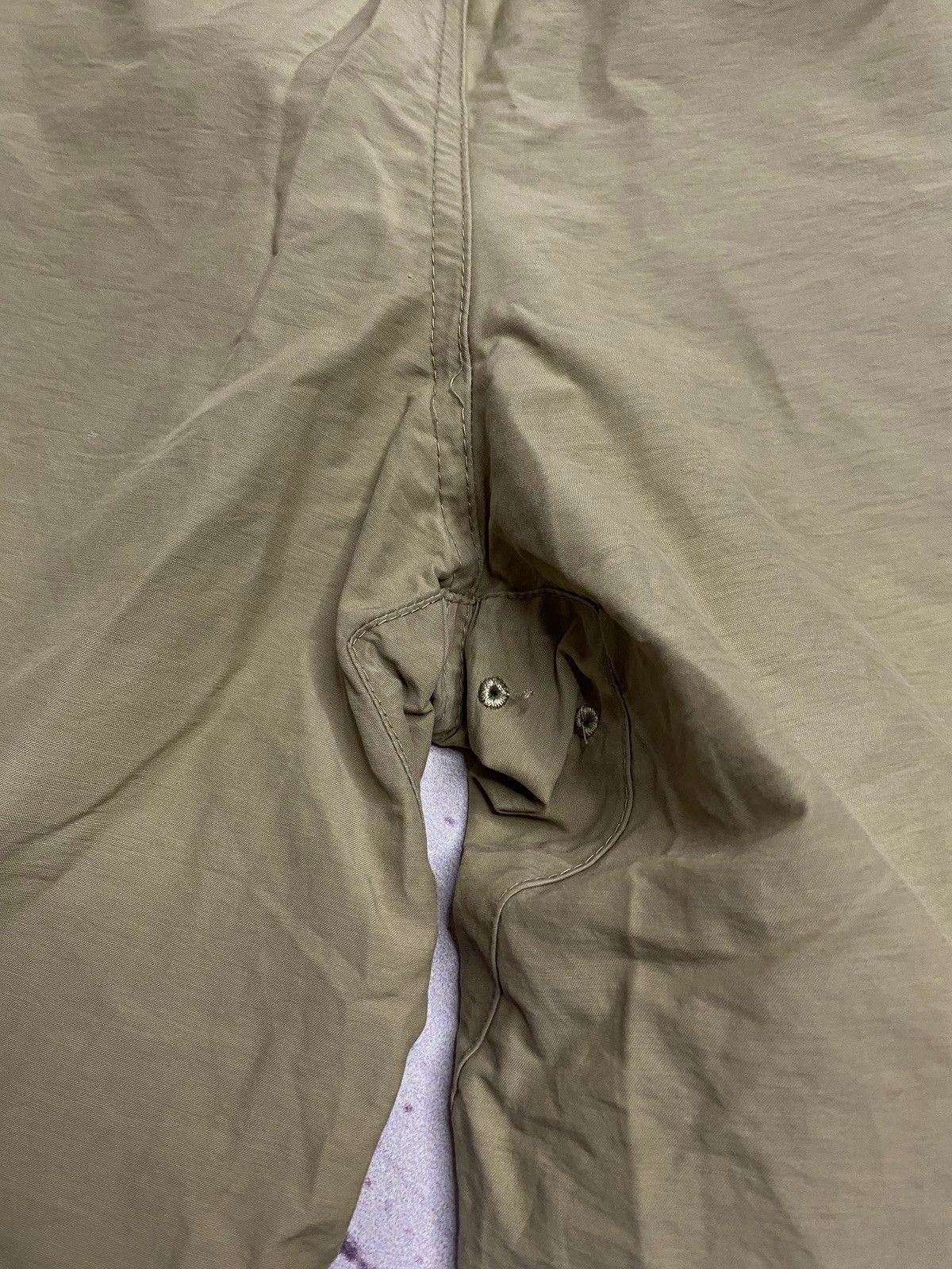 Nike MENS Nike Cargo Swoosh Tab Logo Shorts All Nude vintage Size US 34 / EU 50 - 5 Thumbnail
