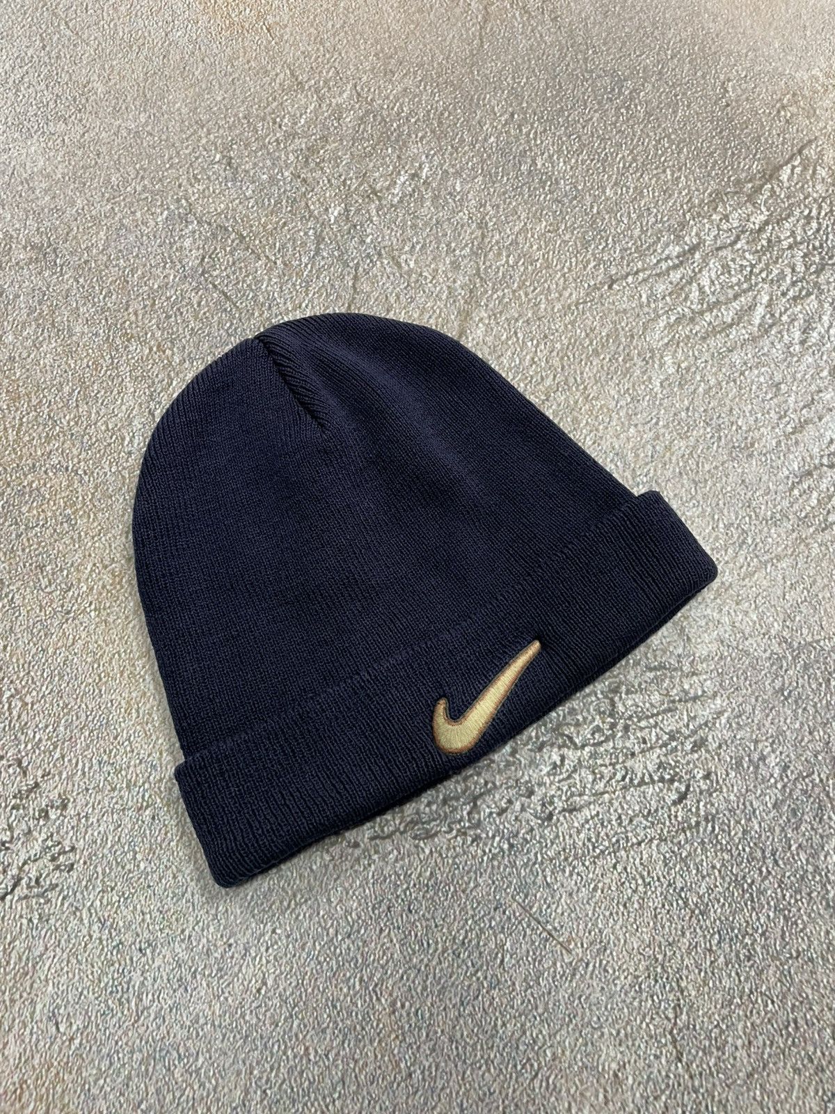 Nike Vintage Nike Center Swoosh Beanie Hat Size ONE SIZE - 1 Thumbnail