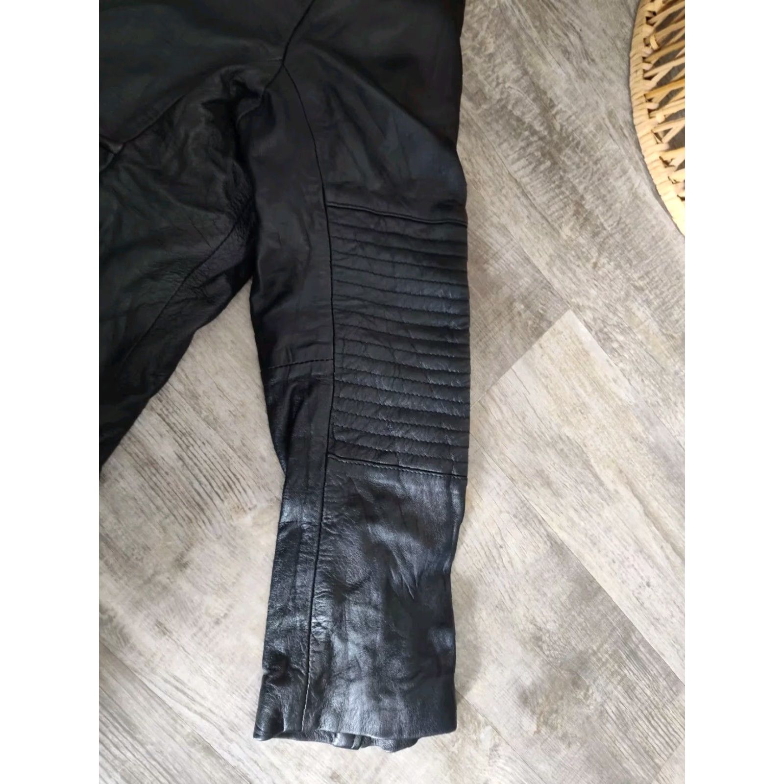 Vintage VINTAGE Real Leather Men's Motorcycle Jacket 90s Black Leather Biker Ride Classic L Size US L / EU 52-54 / 3 - 5 Thumbnail