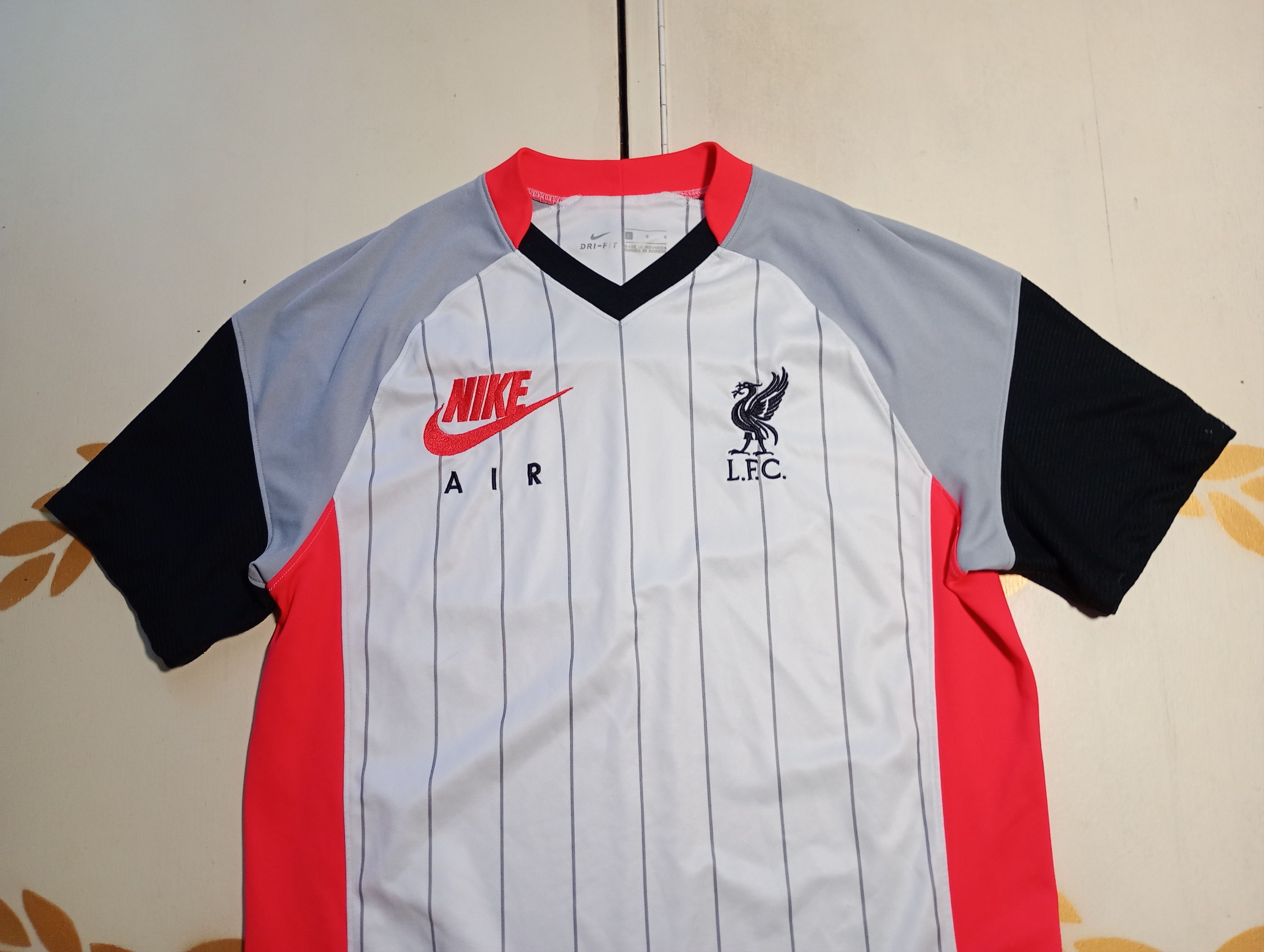Nike LIVERPOOL FC STADIUM AIR MAX 2020/2021 TRAINING JERSEY Size US L / EU 52-54 / 3 - 4 Thumbnail