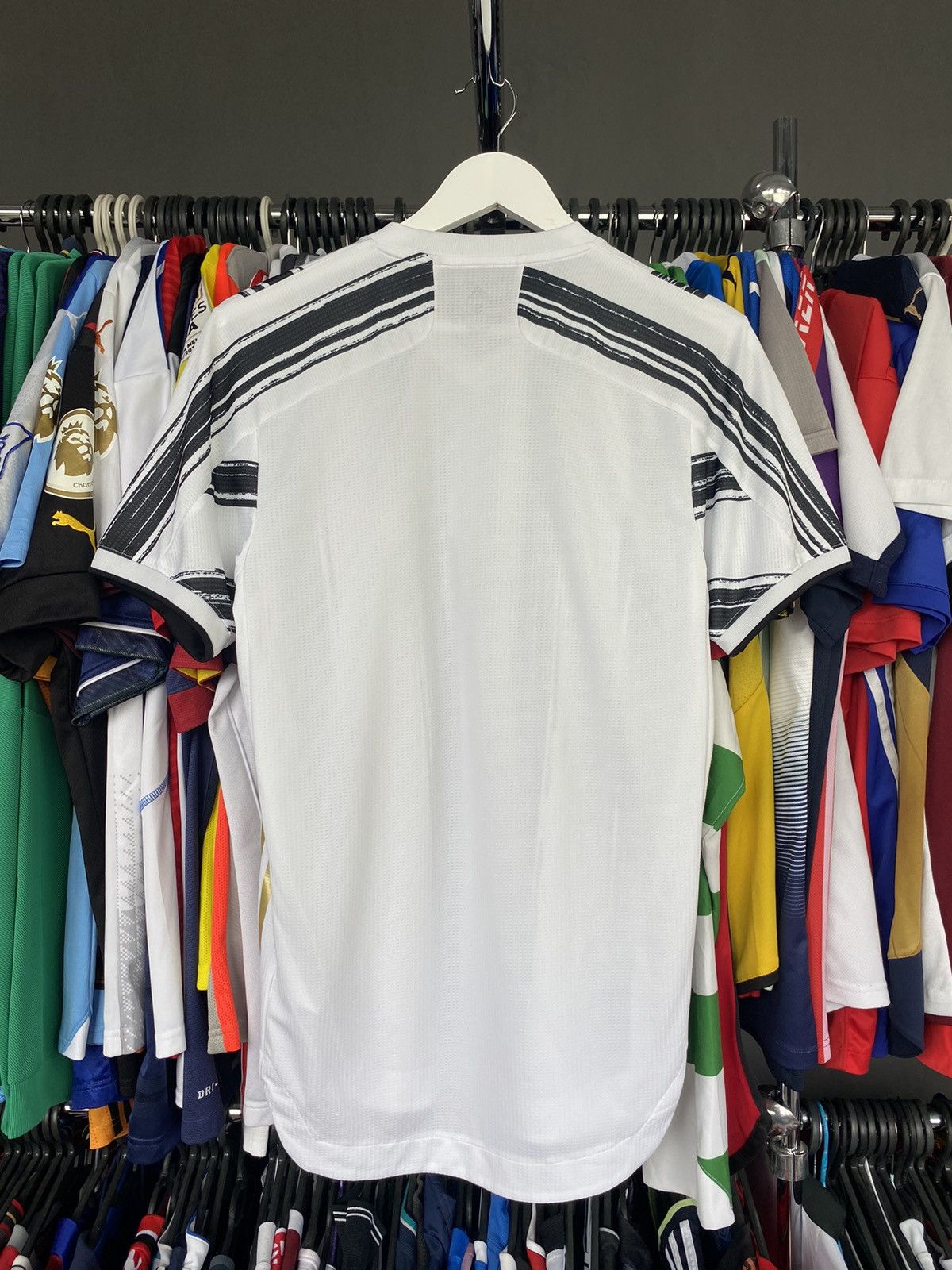 Adidas 2020/21 ADIDAS JUVENTUS HOME SOCCER FOOTBALL JERSEY SHIRT Size US S / EU 44-46 / 1 - 2 Thumbnail