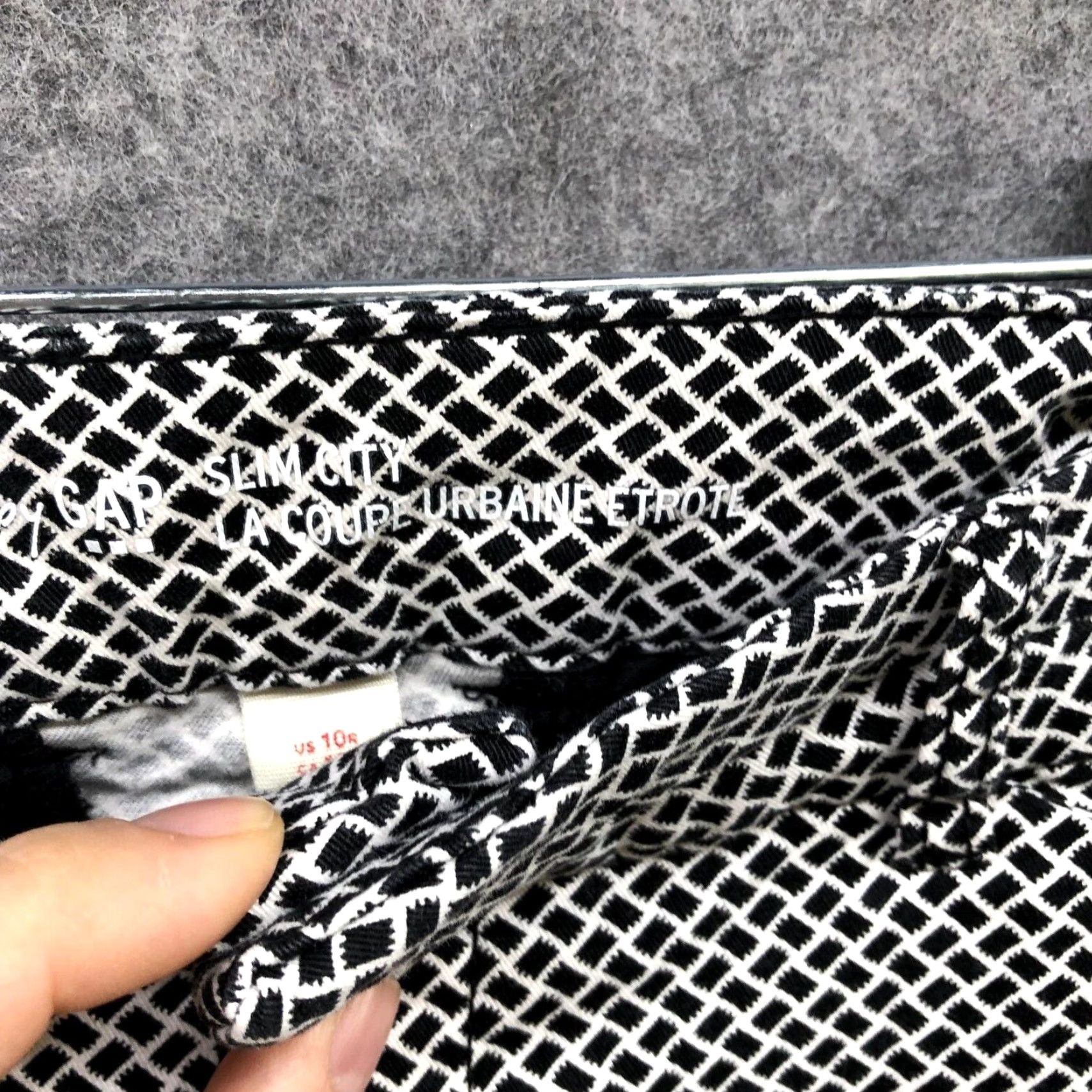 Gap GAP Slim City Pants Women 10 Black White Printed Khakis Mid Rise Zip Fly Stretch Womens Size 32" / US 10 / IT 46 - 6 Thumbnail