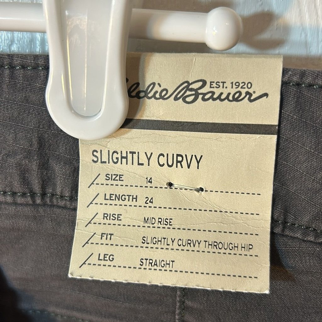 Eddie Bauer Eddie Bauer slightly curvy mid rise crop Cargo Pants size 14 Size 36" / US 14 / IT 50 - 3 Thumbnail