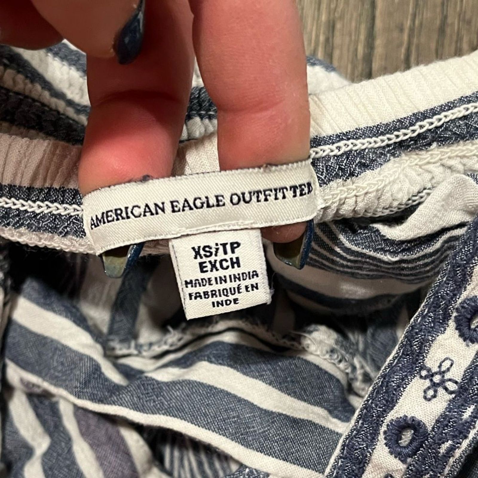 American Eagle Outfitters American Eagle Cut-Out Romper Boho Eyelet Embroidered BlueXS Size 25" / US 0 / IT 36 - 4 Thumbnail