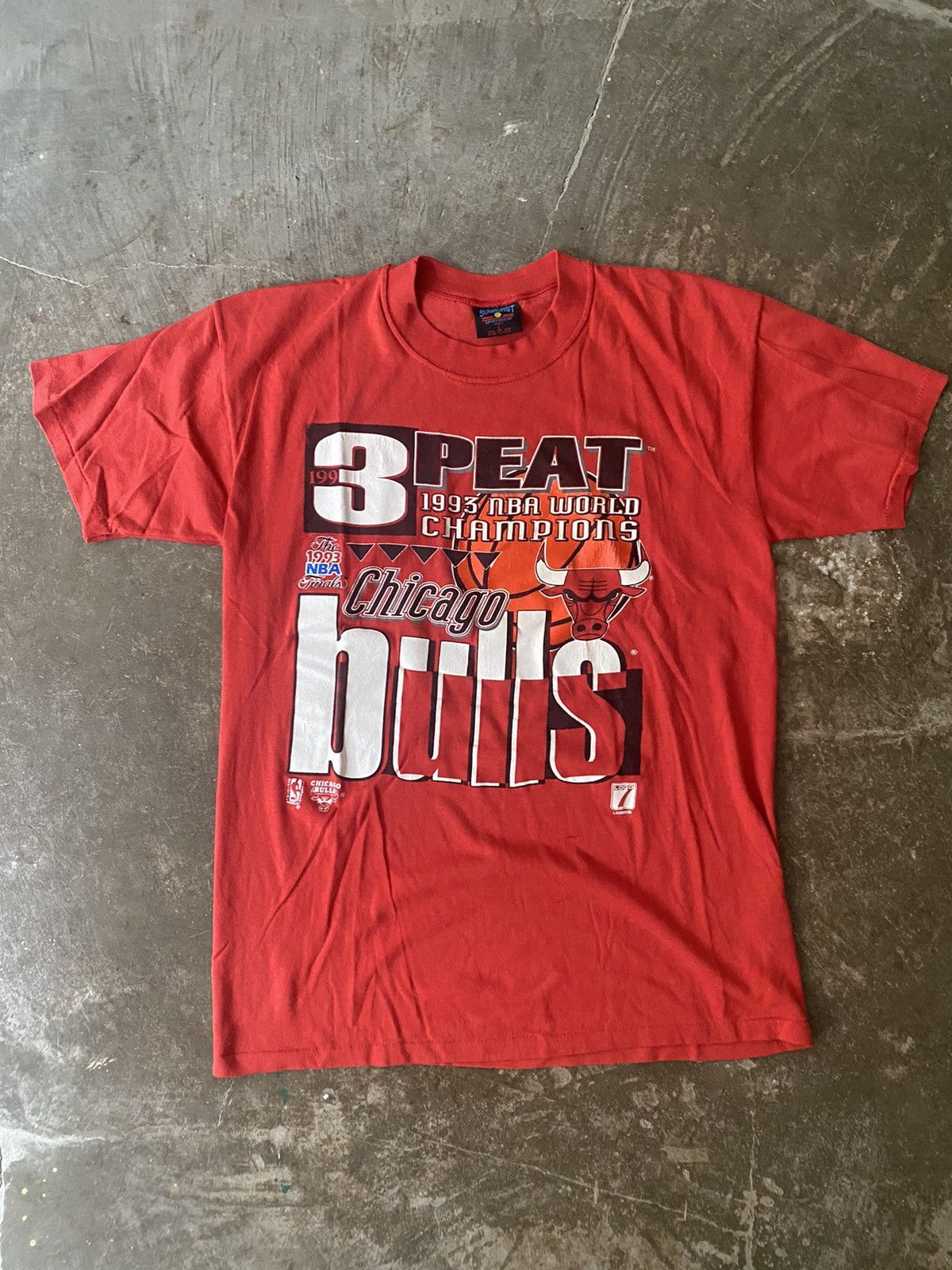 Vintage Vintage NBA Chicago Bulls 3 Peats Champion Tee Kapital CPFM Size US L / EU 52-54 / 3 - 1 Thumbnail