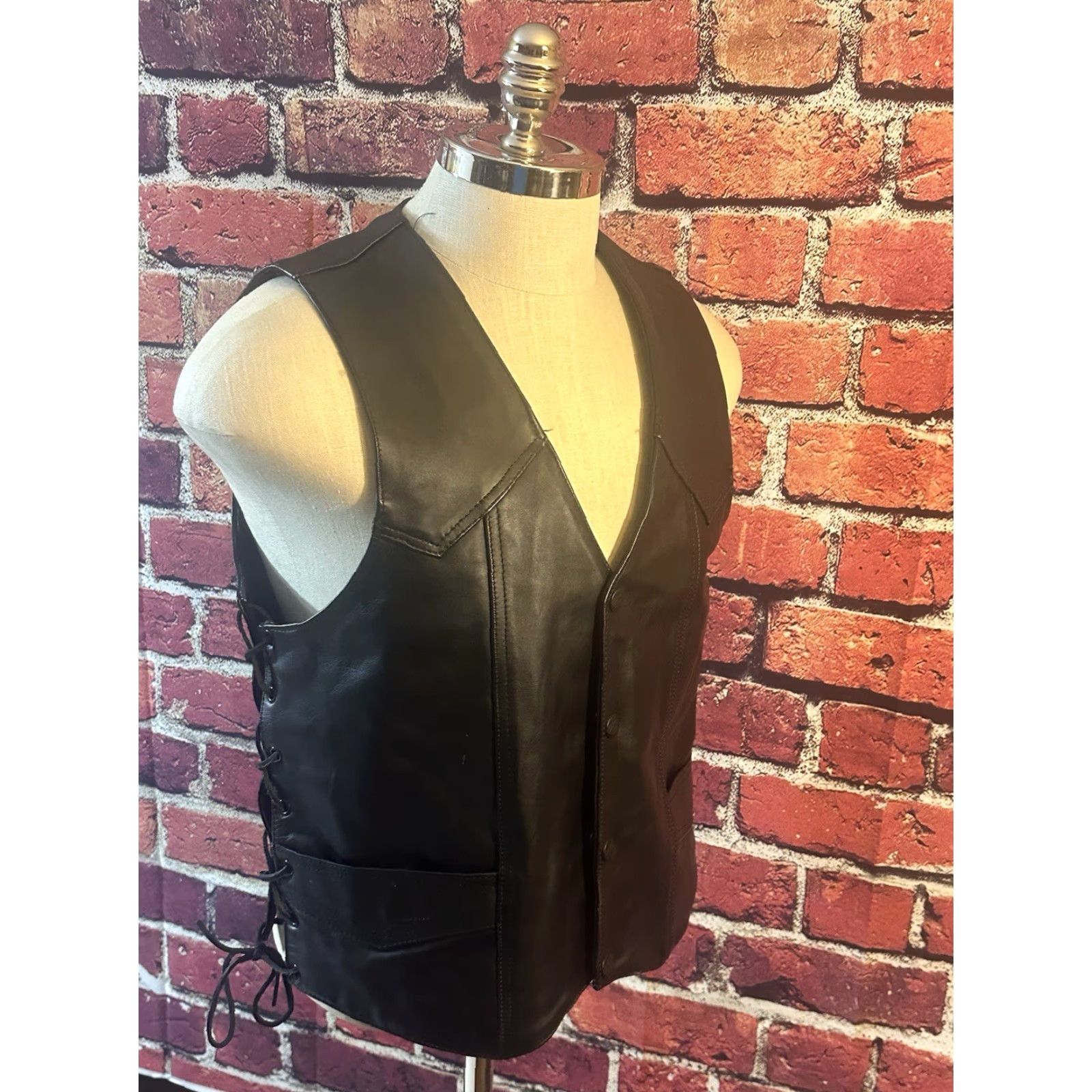 Vintage Z1R Leather Vest Men Size 44 Button Side Rib Ties Black Lined Motorcycle Jacket Vest Mens Size US S / EU 44-46 / 1 - 3 Thumbnail
