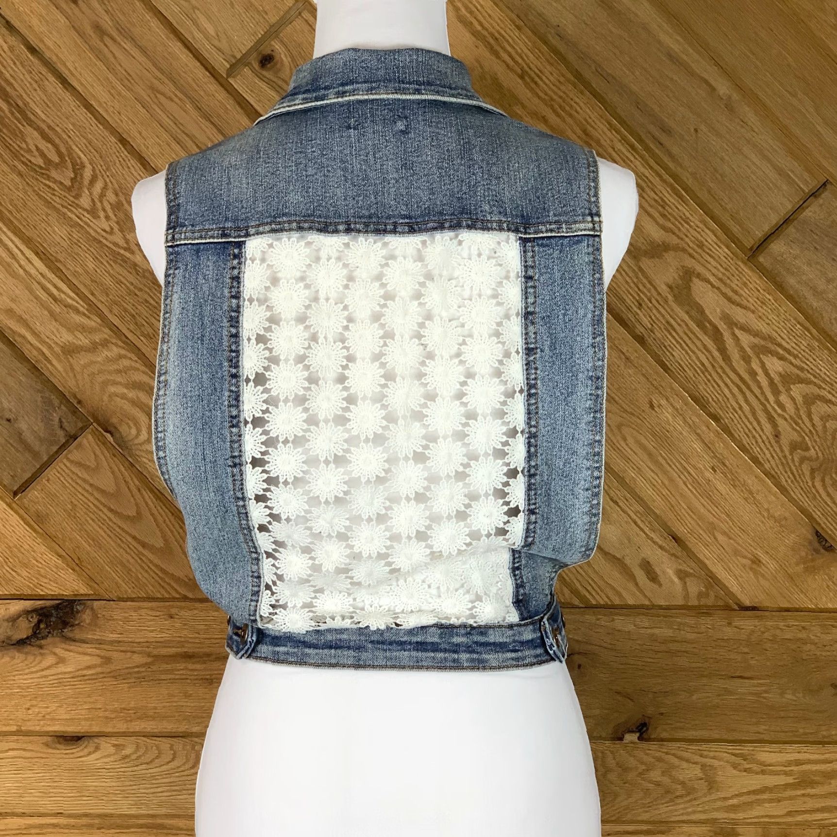 Denime CHIQLE Womens Size S Top Vest Lace Back Boho Denim Open Sides Collared Blue Vest Womens S Blue Denim Lace Back Boho Open Sides Collared CHIQLE Size S / US 4 / IT 40 - 4 Thumbnail