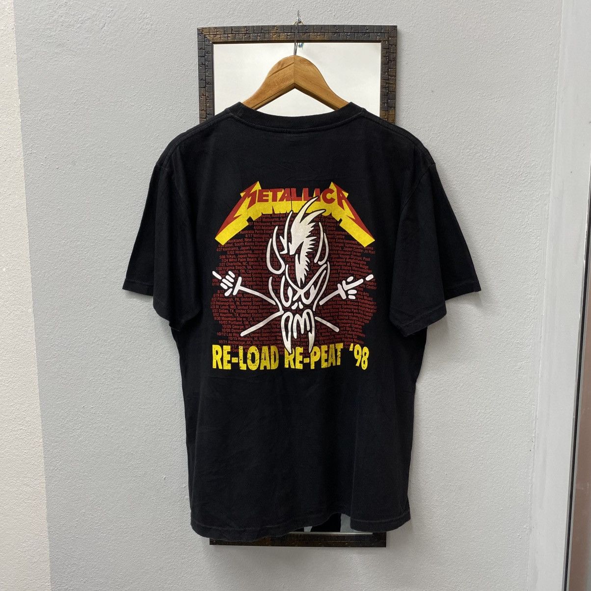 Metallica Vintage METALLICA Poor Re-Touring Me '98 Band Tee Size US XL / EU 56 / 4 - 5 Thumbnail