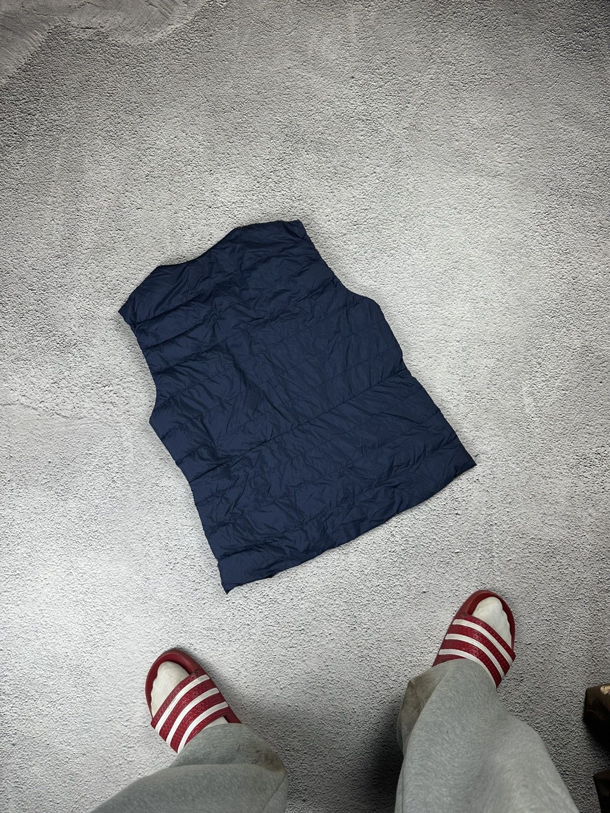 Uniqlo Uniqlo Ultra Light Down Vest Y2K Logo Size S / US 4 / IT 40 - 3 Thumbnail