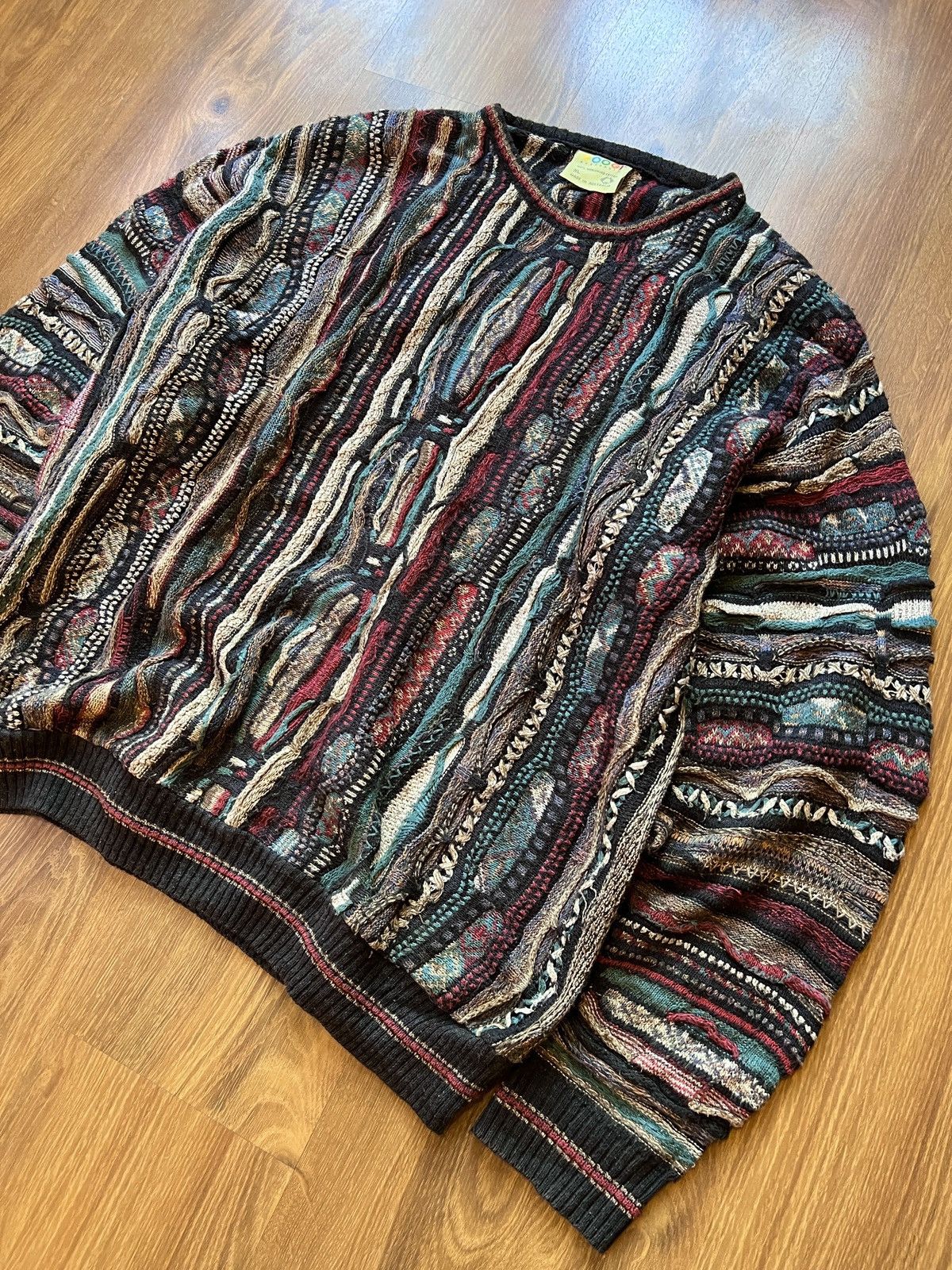 Coogi Rare Coogi 3D Knit / Sweater (Blue/Red/White) Size US L / EU 52-54 / 3 - 3 Thumbnail