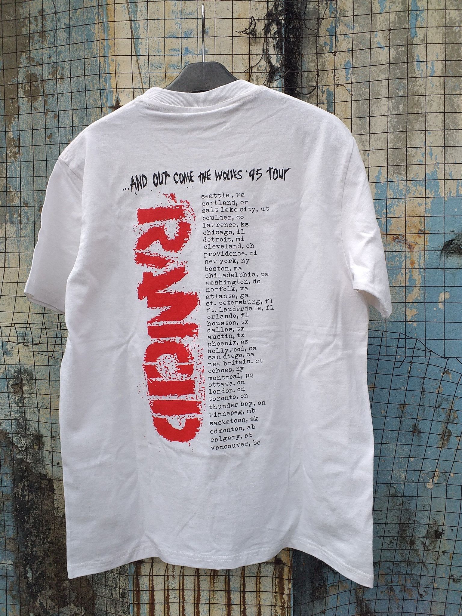 Band Tees Rancid And Out Come The Wolves Tour T shirt Size US XL / EU 56 / 4 - 2 Thumbnail