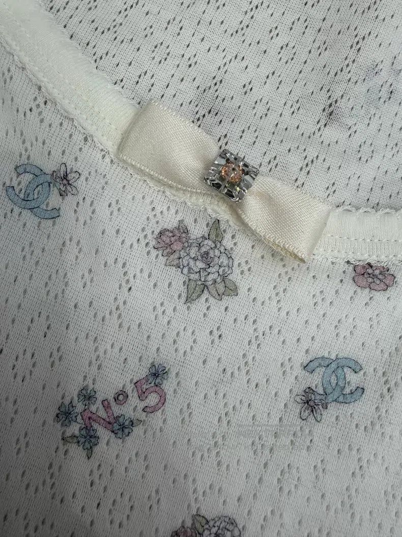 Chanel Chanel White printed small flower short sleeves Size XS / US 0-2 / IT 36-38 - 3 Thumbnail
