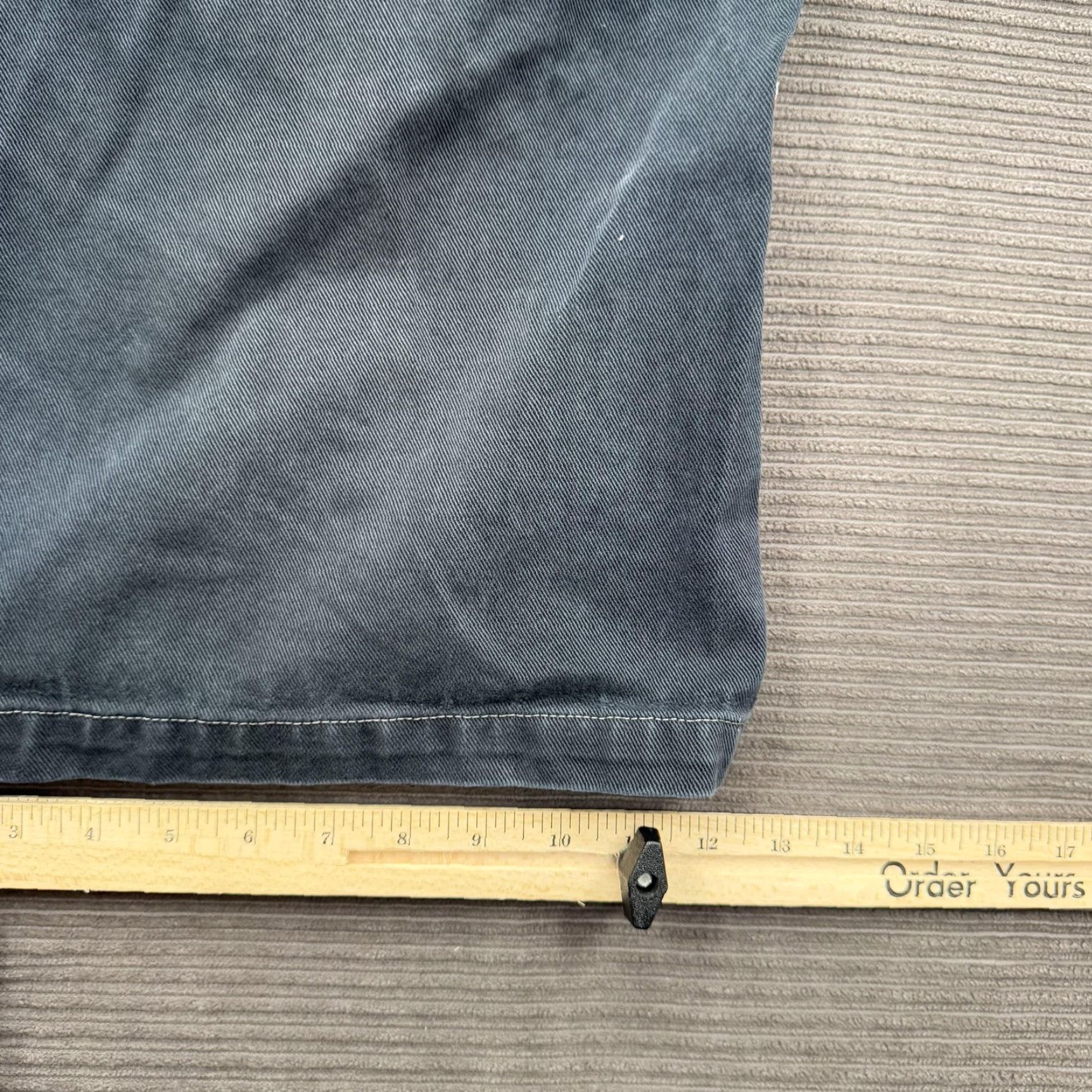Vintage RAW EDGE Shorts Cargo Carpenter Utility Workwear Pocket Mens 38 Black Cotton Five-Pocket Hammer Loop Zipper Fly Button Pocketed Size US 38 / EU 54 - 8 Thumbnail