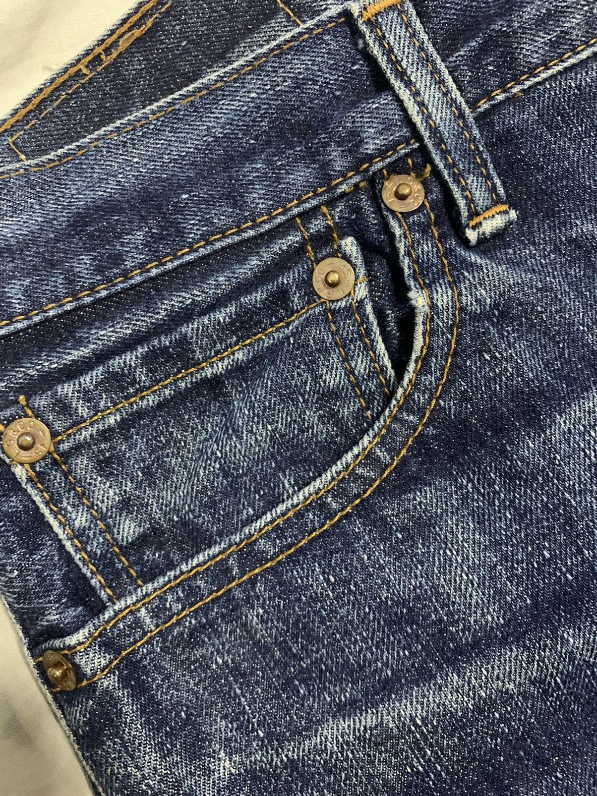 Levi's Vintage Clothing Vintage Y2K Levis 505 Blue Wash Ripped Jeans Made in Japan Size US 32 / EU 48 - 7 Thumbnail