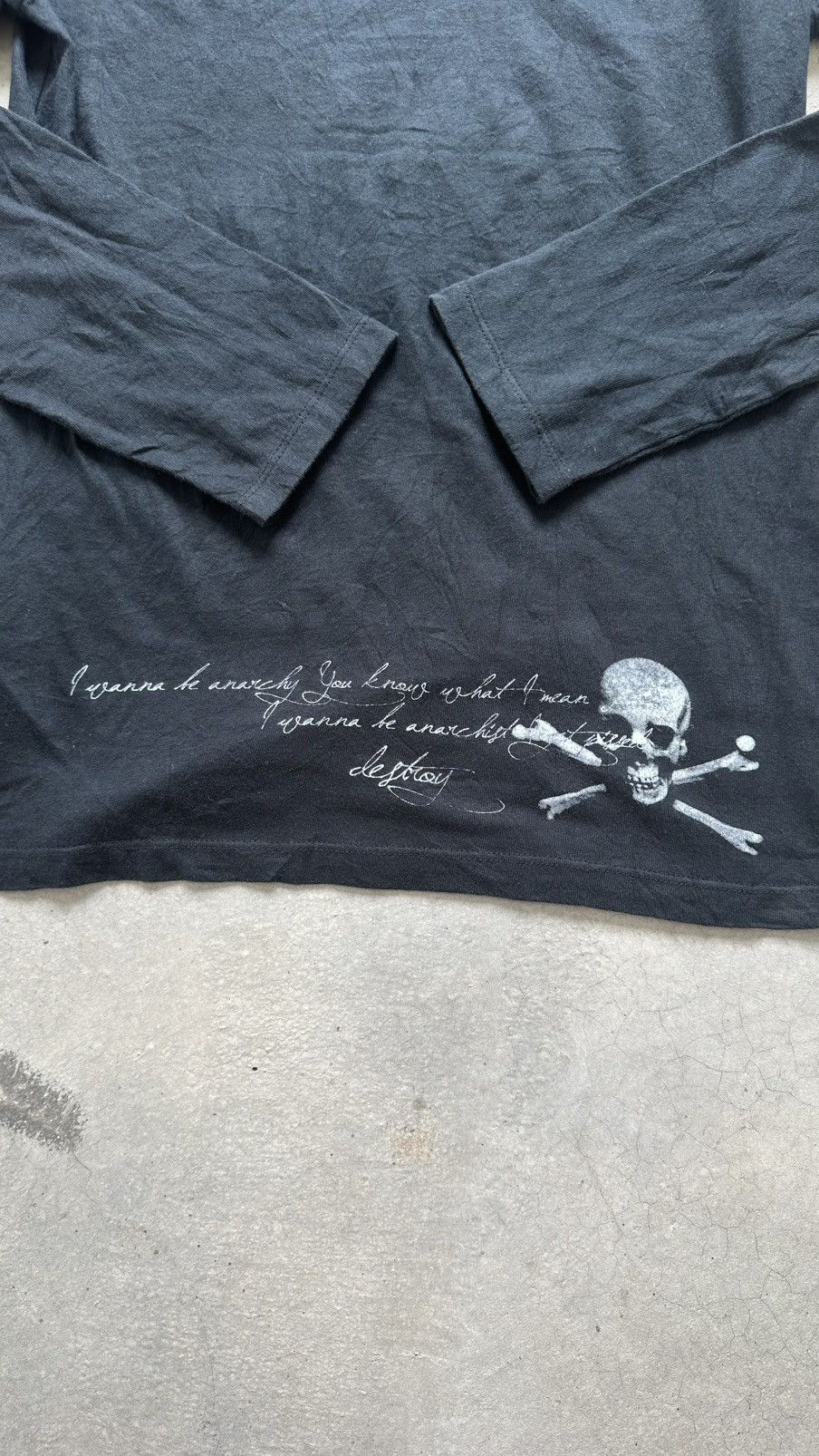 If Six Was Nine × Japanese Brand CANVARIA HATE ROYAL FAMILY WELL FADED SKULL GOTH PRINT TEE Size US S / EU 44-46 / 1 - 7 Thumbnail