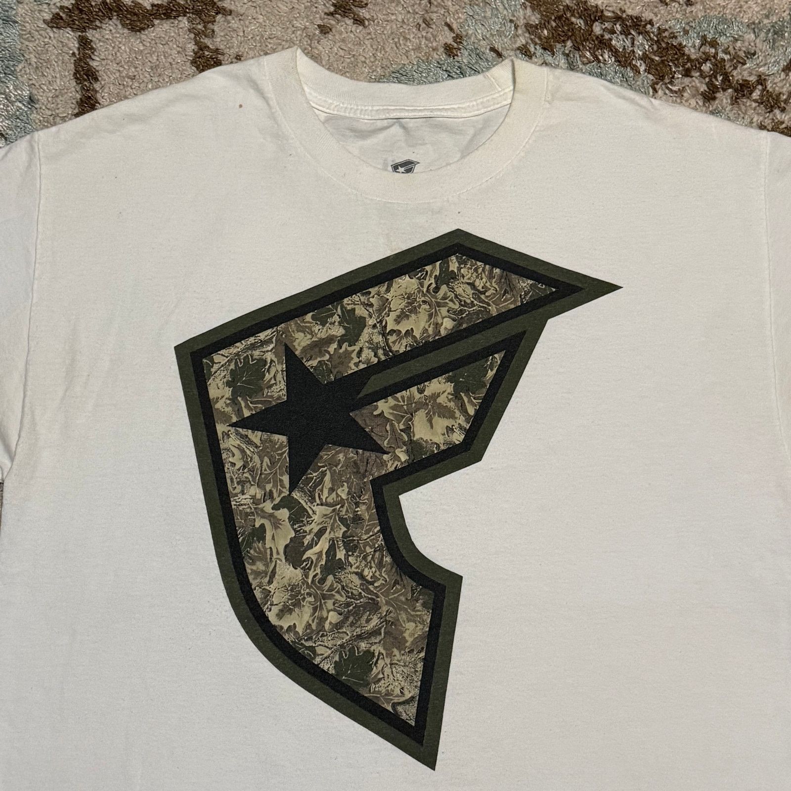 Famous Stars & Straps x Yelawolf Camo Logo Shirt Size Large