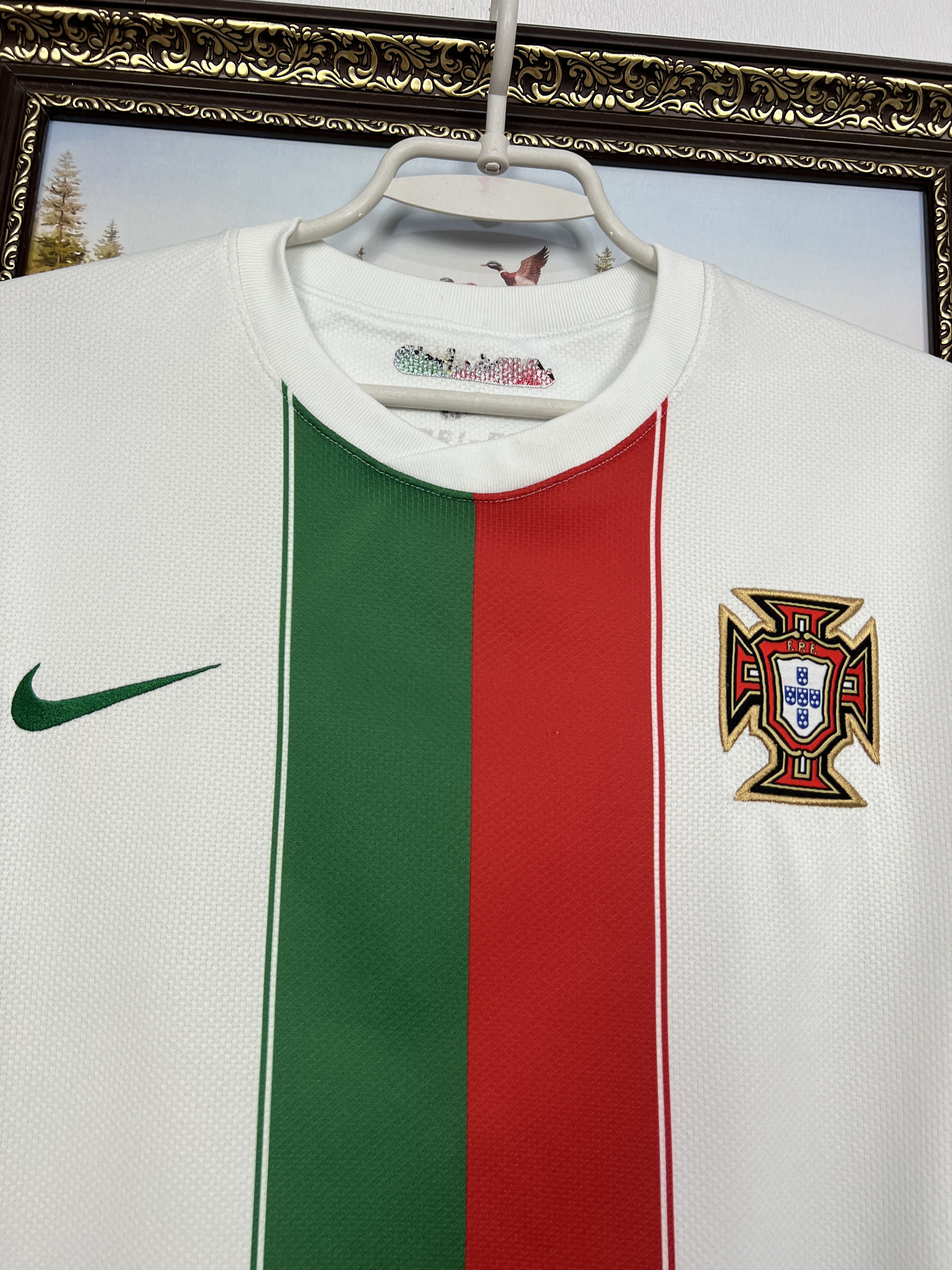 Nike Portugal Away football shirt Soccer Jersey National Trikot Size US M / EU 48-50 / 2 - 3 Thumbnail