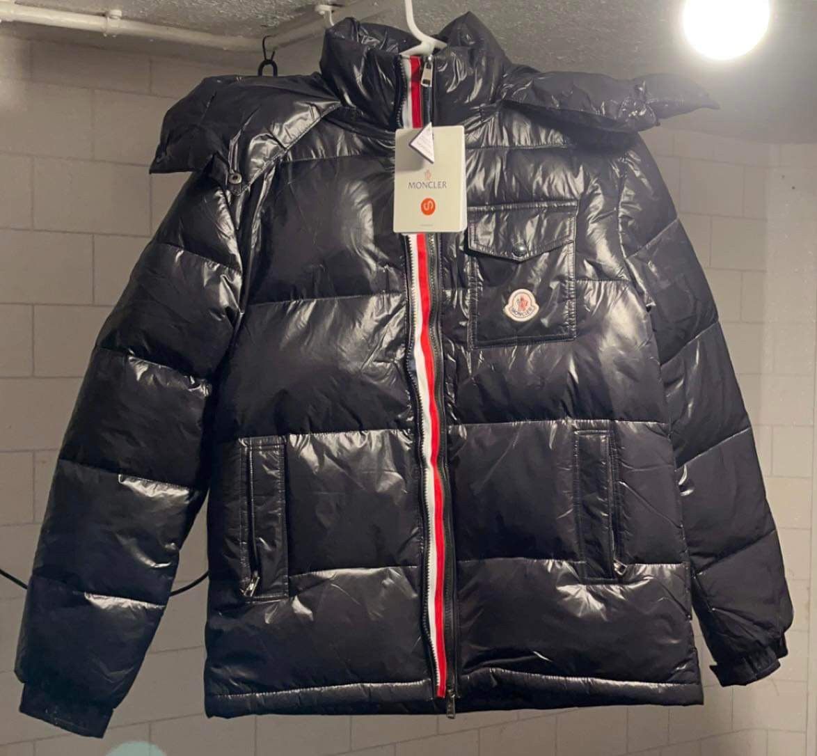 Moncler Moncler puffa jacket brand new with tags nfc tag scans | Grailed