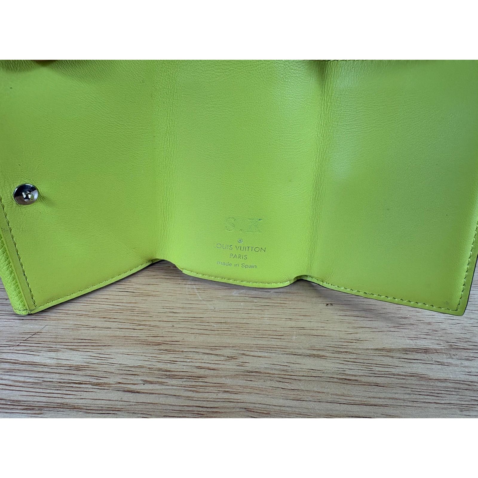 Louis Vuitton Authentic Louis Vuitton Taigalama Discovery Compact Wallet Size ONE SIZE - 6 Thumbnail