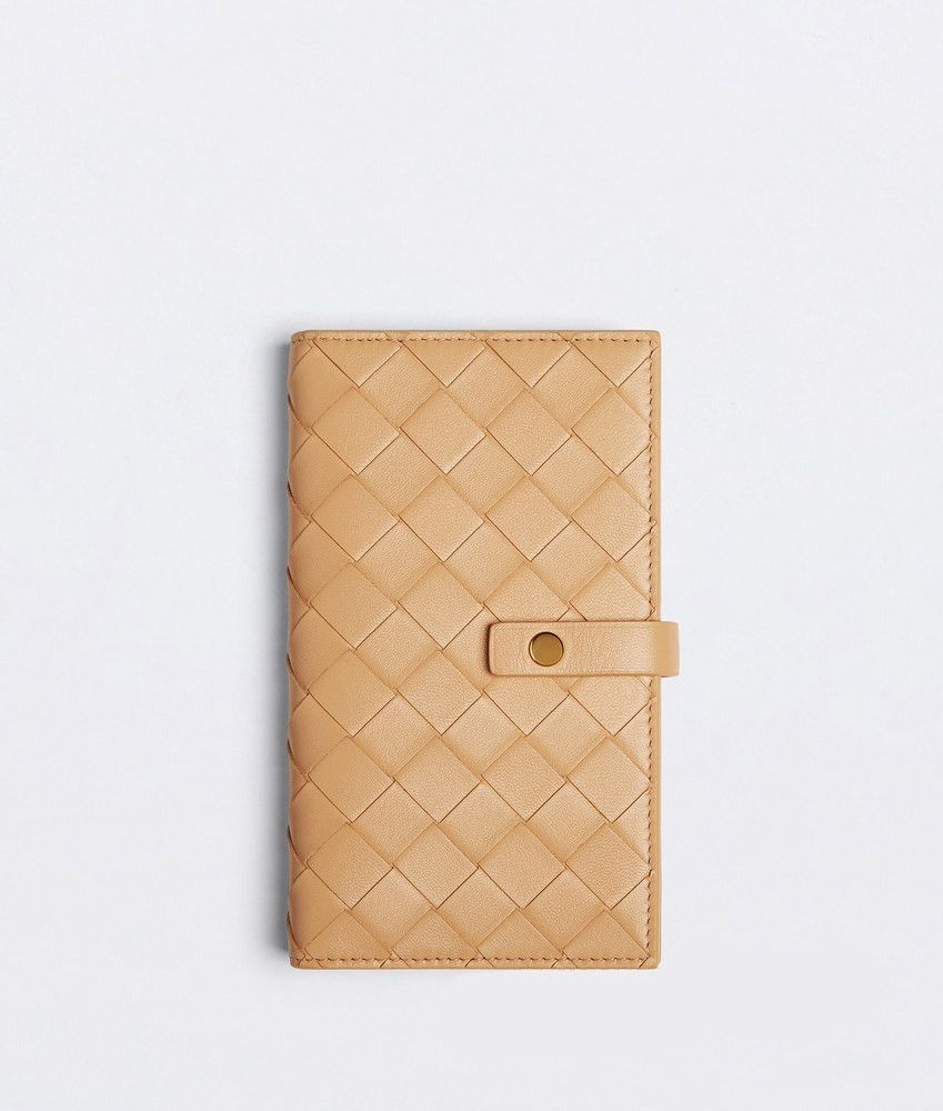 Bottega Veneta o1loc1c0525 Size: OS / 621354 I Phone 11 Case in Brown Size ONE SIZE - 1 Thumbnail