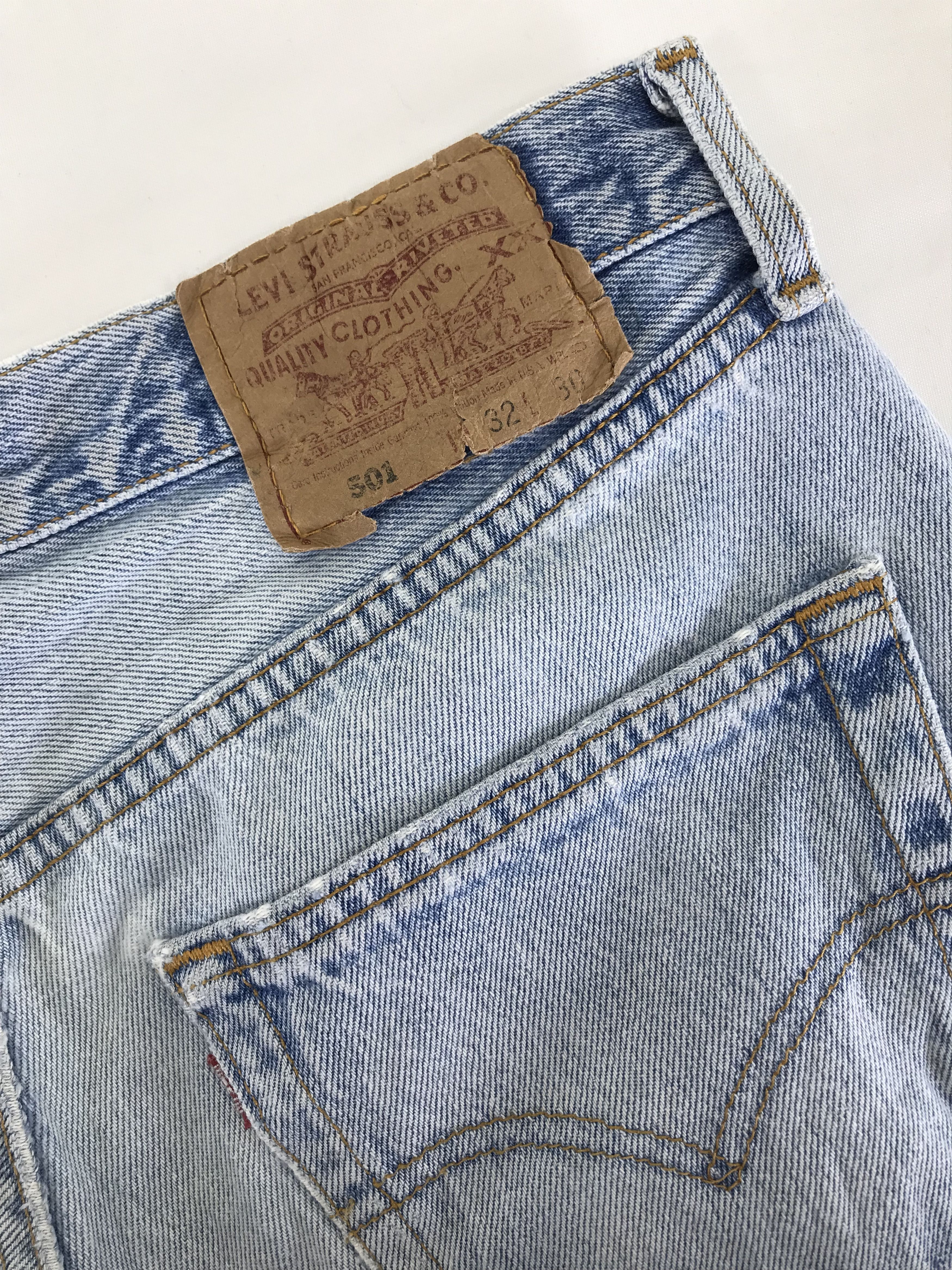Levi's Vintage 90s Levi's 501 Light Wash Jeans Distressed Denim Size US 31 - 13 Thumbnail