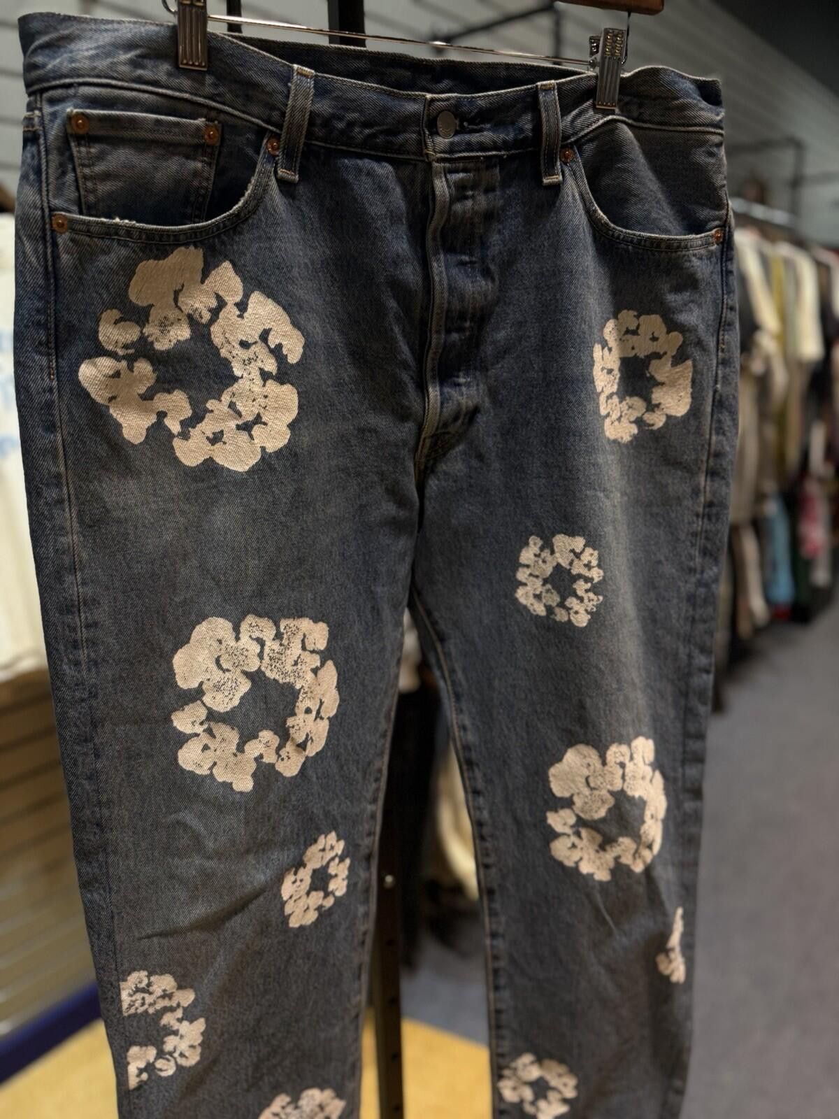 DENIM TEARS Denim Tears Light Washed Blue Cotton Wreath Jeans Size 36x34 Size US 36 / EU 52 - 4 Thumbnail