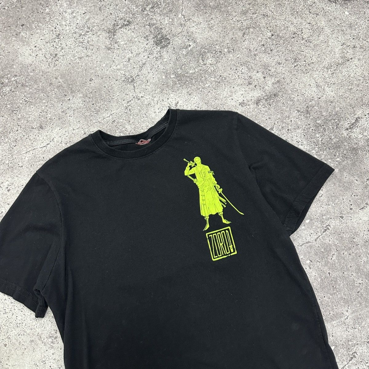Anime Vintage Y2K Roronoa Zorro One Piece tee Anime Manga Luffy og Size US S / EU 44-46 / 1 - 7 Thumbnail