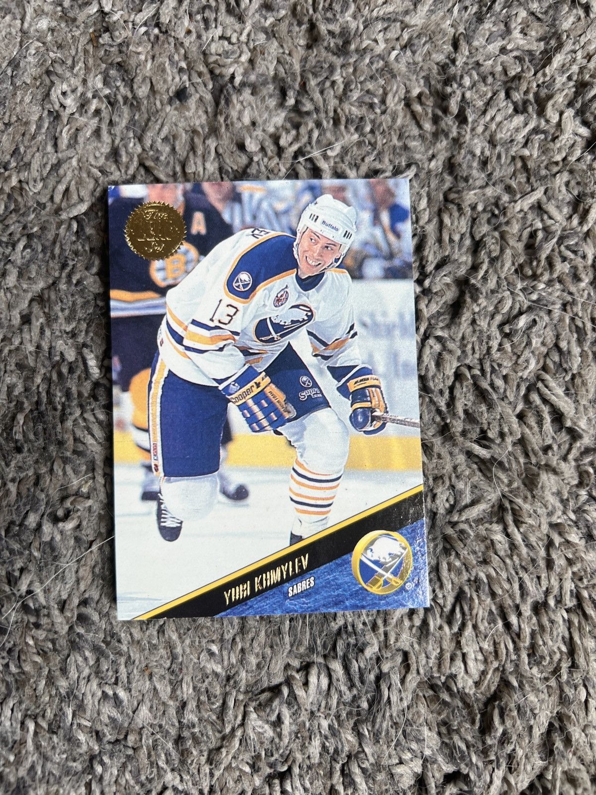 NHL 1993 Leaf #211 Yuri Khmylev Card Size ONE SIZE - 1 Thumbnail