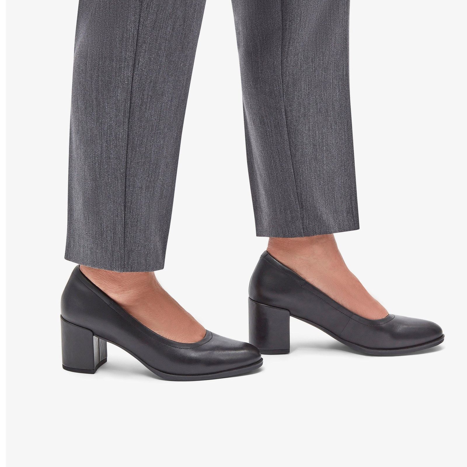 Clarks Clarks Classic Leather Block Heeled Pump Heels Black Sz 8 Size US 8 / IT 38 - 1 Thumbnail