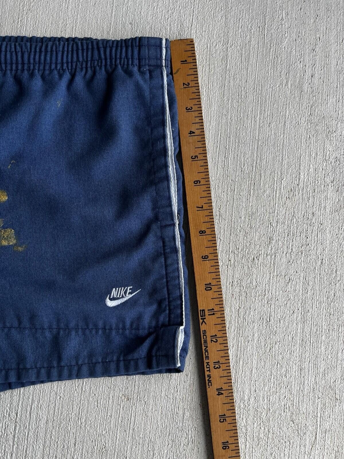 Nike VTG Nike Swoosh Navy Blue Shorts Embroidered Logo 90s 80s Size US 34 / EU 50 - 7 Thumbnail