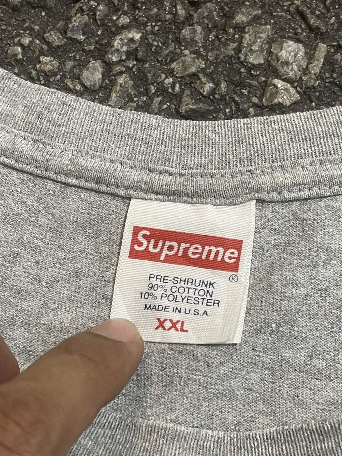 Supreme Supreme Strawberries Logo T-Shirt Size US XXL / EU 58 / 5 - 4 Thumbnail