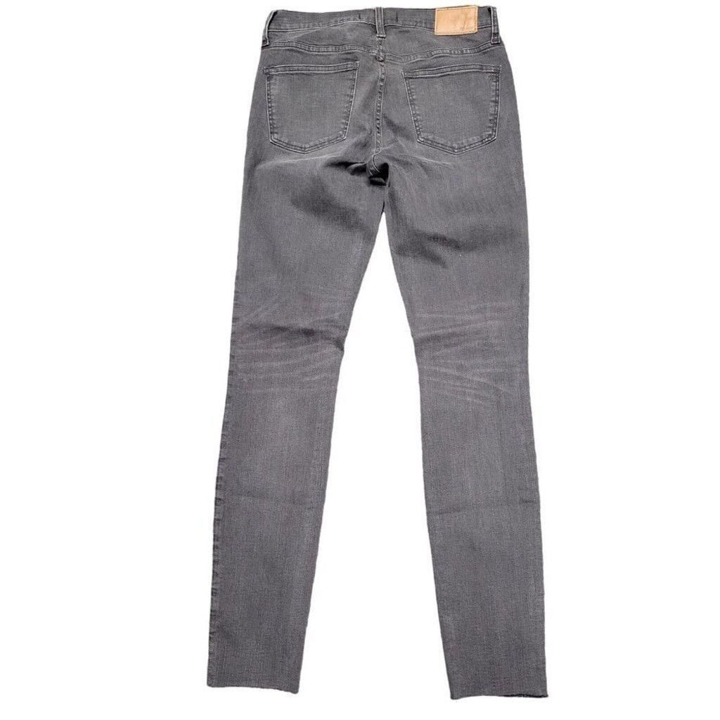 Madewell Madewell 9" High-Rise Skinny Distressed Raw Hem Jeans. Size 27" / US 4 / IT 40 - 4 Thumbnail