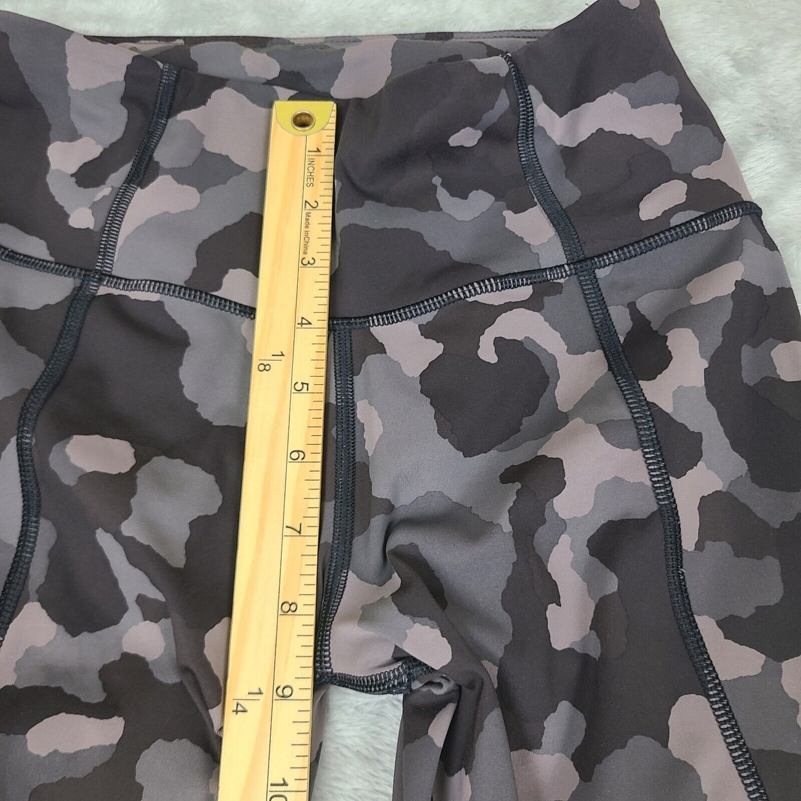 Athleta Athleta Lightning Camo 7/8 Leggings-Gray Camo X-Small Size 27" / US 4 / IT 40 - 4 Thumbnail