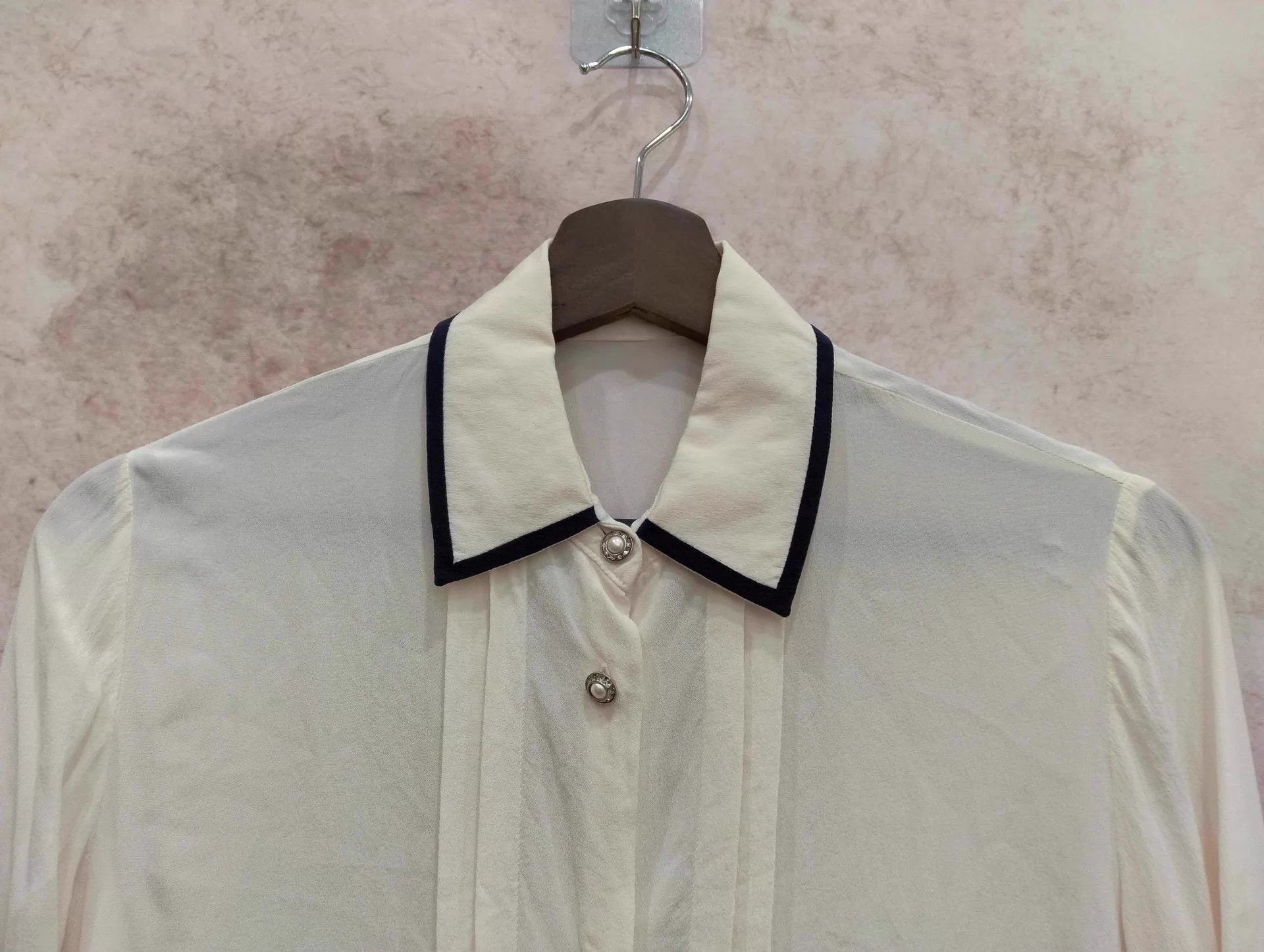 Miu Miu MIU MIU Solid Silk Long Sleeve Shirt Women's Size 38 Size XS / US 0-2 / IT 36-38 - 6 Thumbnail