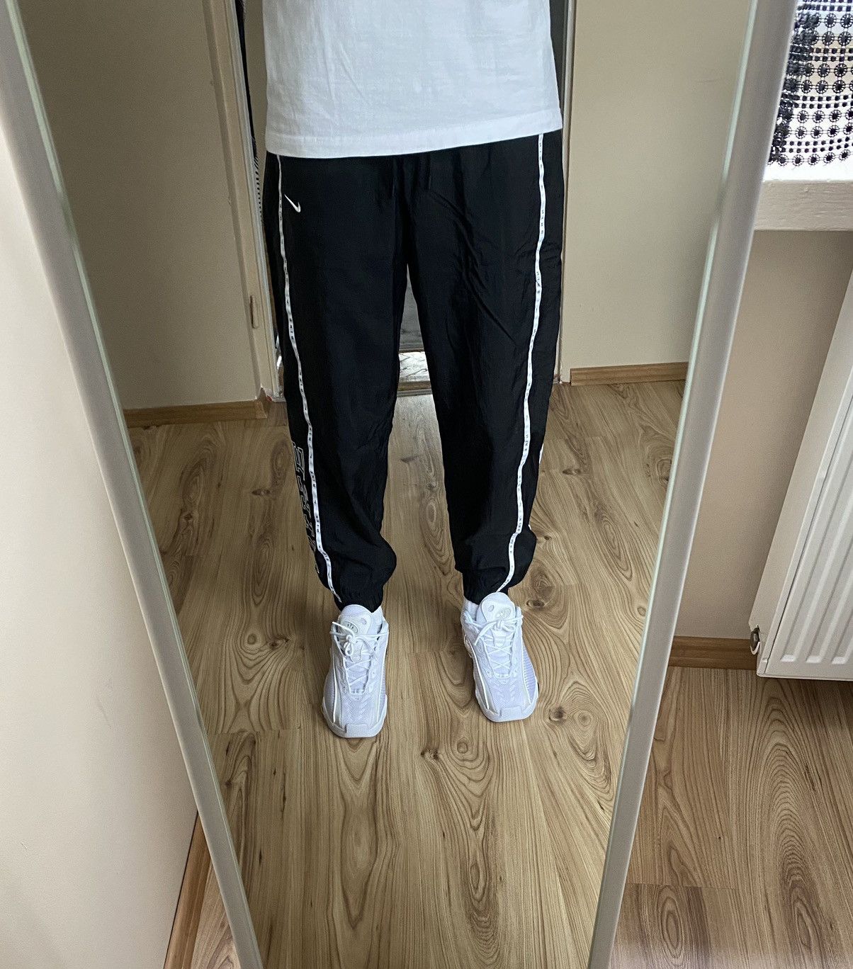 Nike × Vintage Nike swoosh Nylon Track Pants Sweatpants black womens M Size 26" / US 2 / IT 38 - 4 Thumbnail