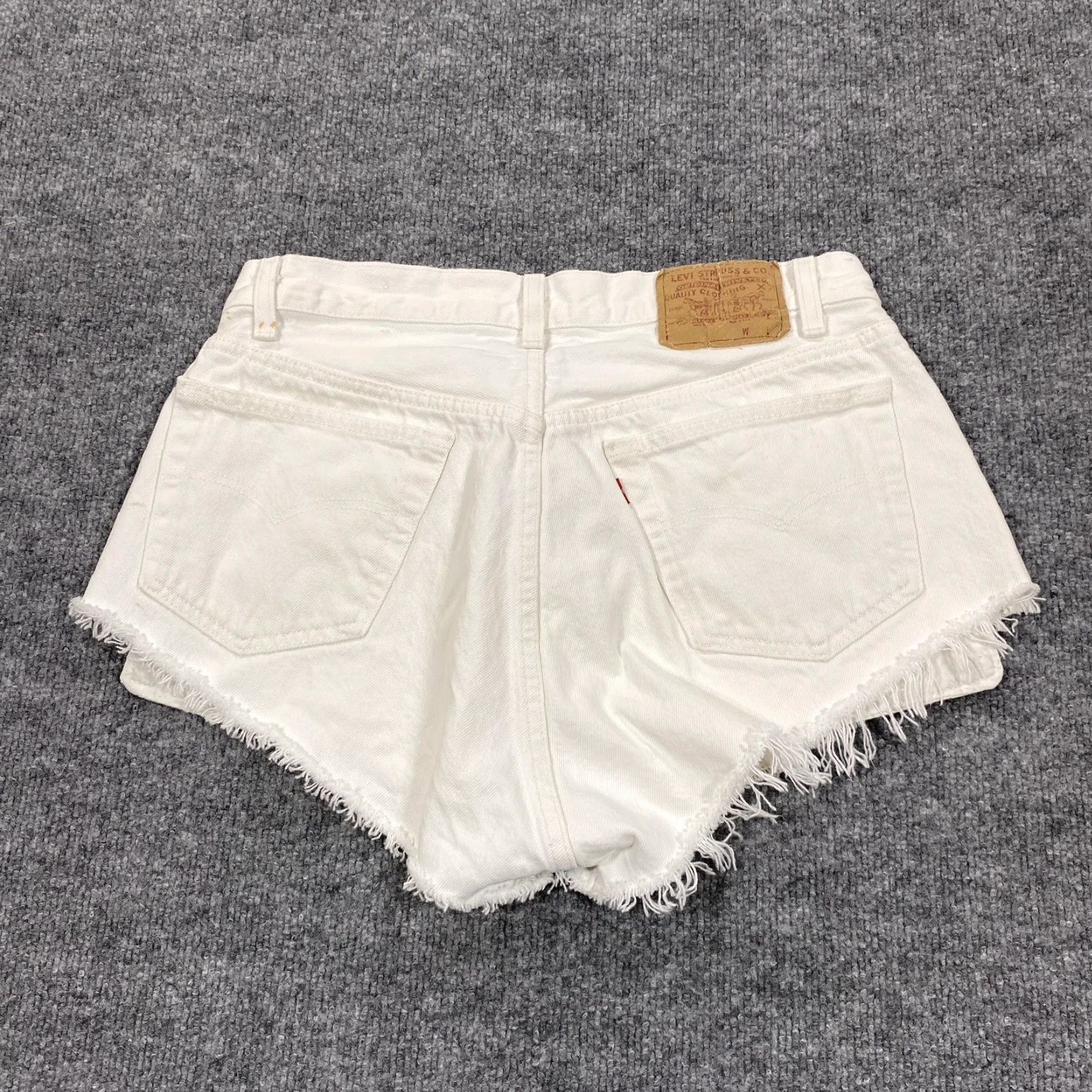 Levi's VINTAGE Levis 501 Cut-Off Shorts Womens 32 White Jorts Distressed Daisy Duke Booty Biker Size 24" / US 00 / IT 34 - 2 Thumbnail